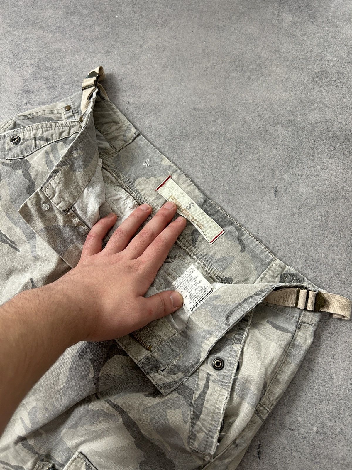 Quicksilver Vintage Fishbone sniper camo multi-pocket pants Size US 32 / EU 48 - 6 Thumbnail