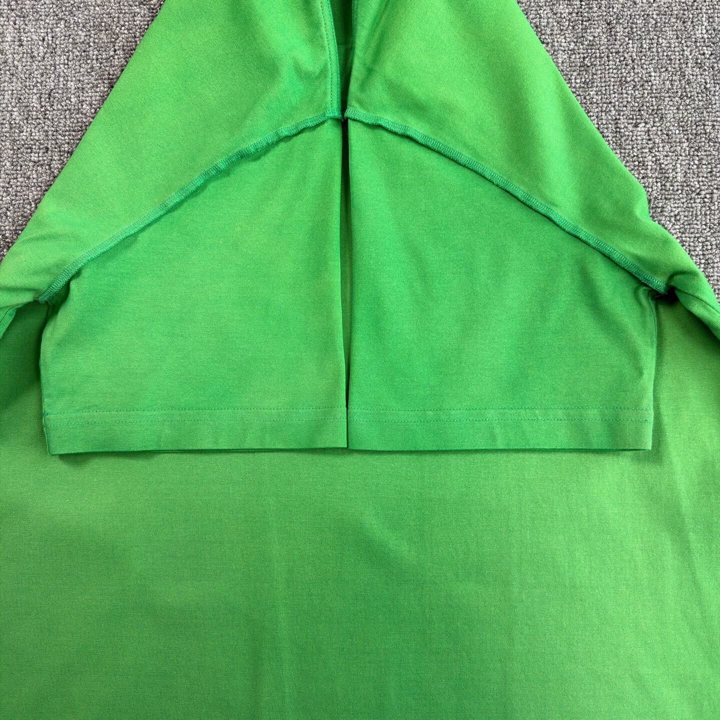 Louis Vuitton LV Embossed Logo Green Short Sleeve M Near New Size US M / EU 48-50 / 2 - 6 Thumbnail