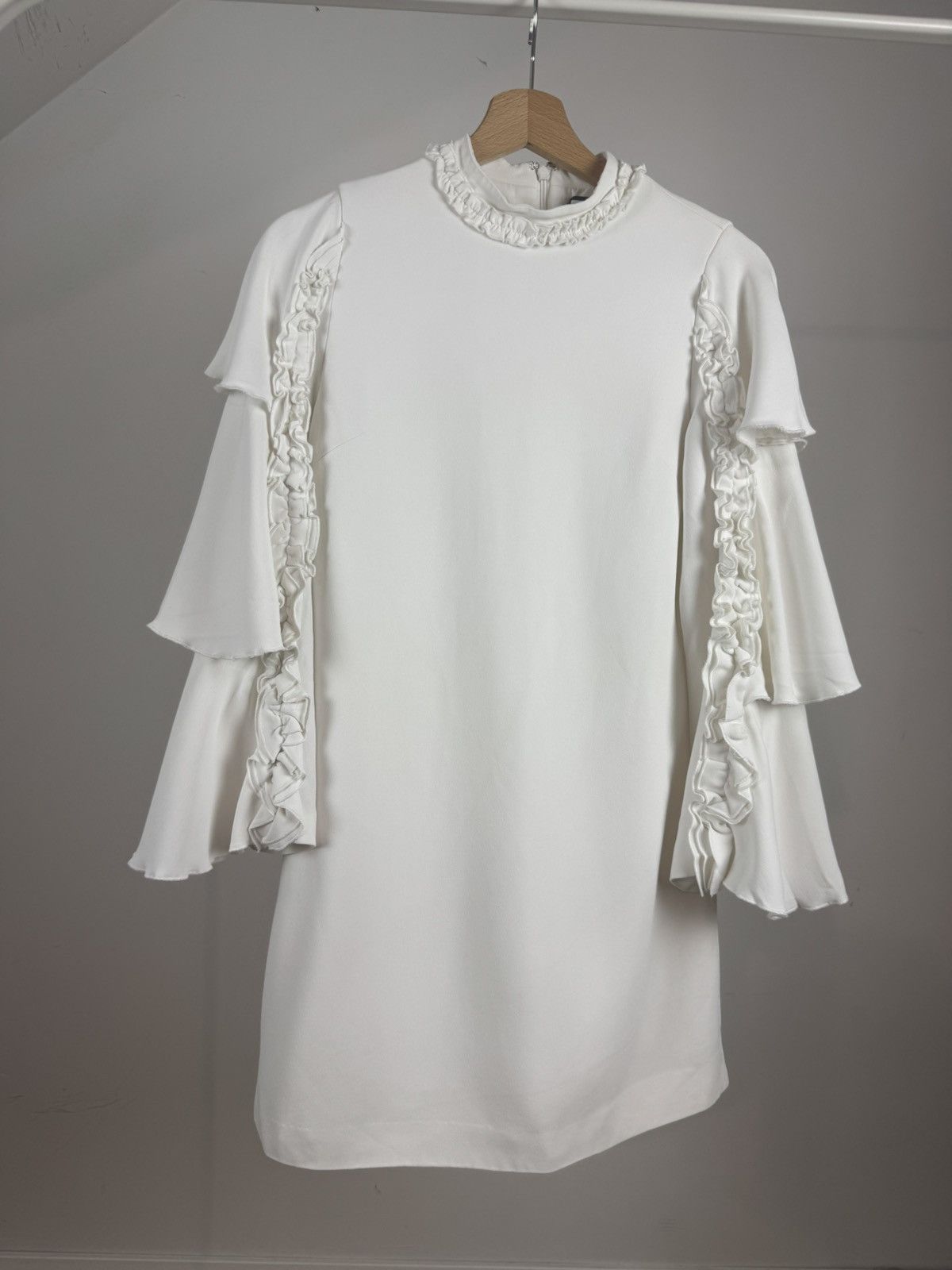 ALEXIS Alexis Marianna Tiered Bell Sleeved Ecru Mini Shift Dress Size S / US 4 / IT 40 - 9 Thumbnail