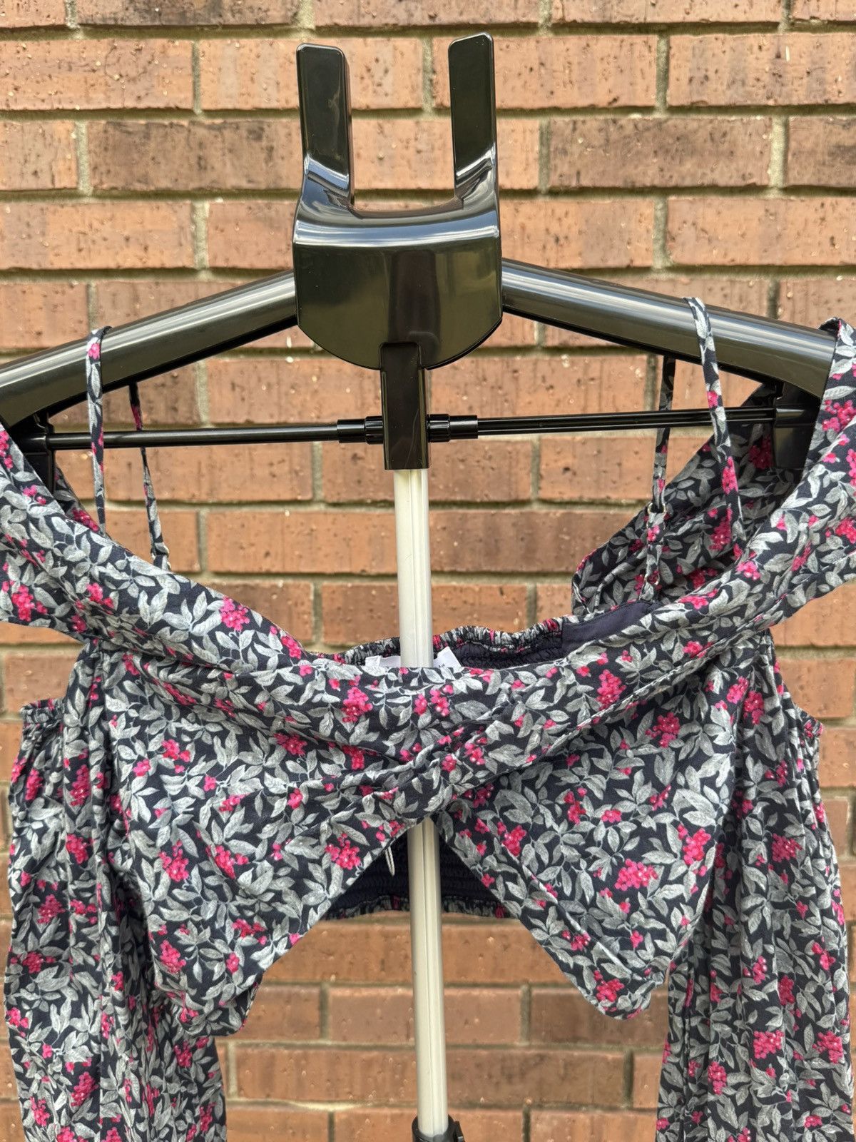 Lovers and Friends Lovers + Friends Puff Sleeve Crop Top Off Shoulder Floral Size S / US 4 / IT 40 - 2 Thumbnail