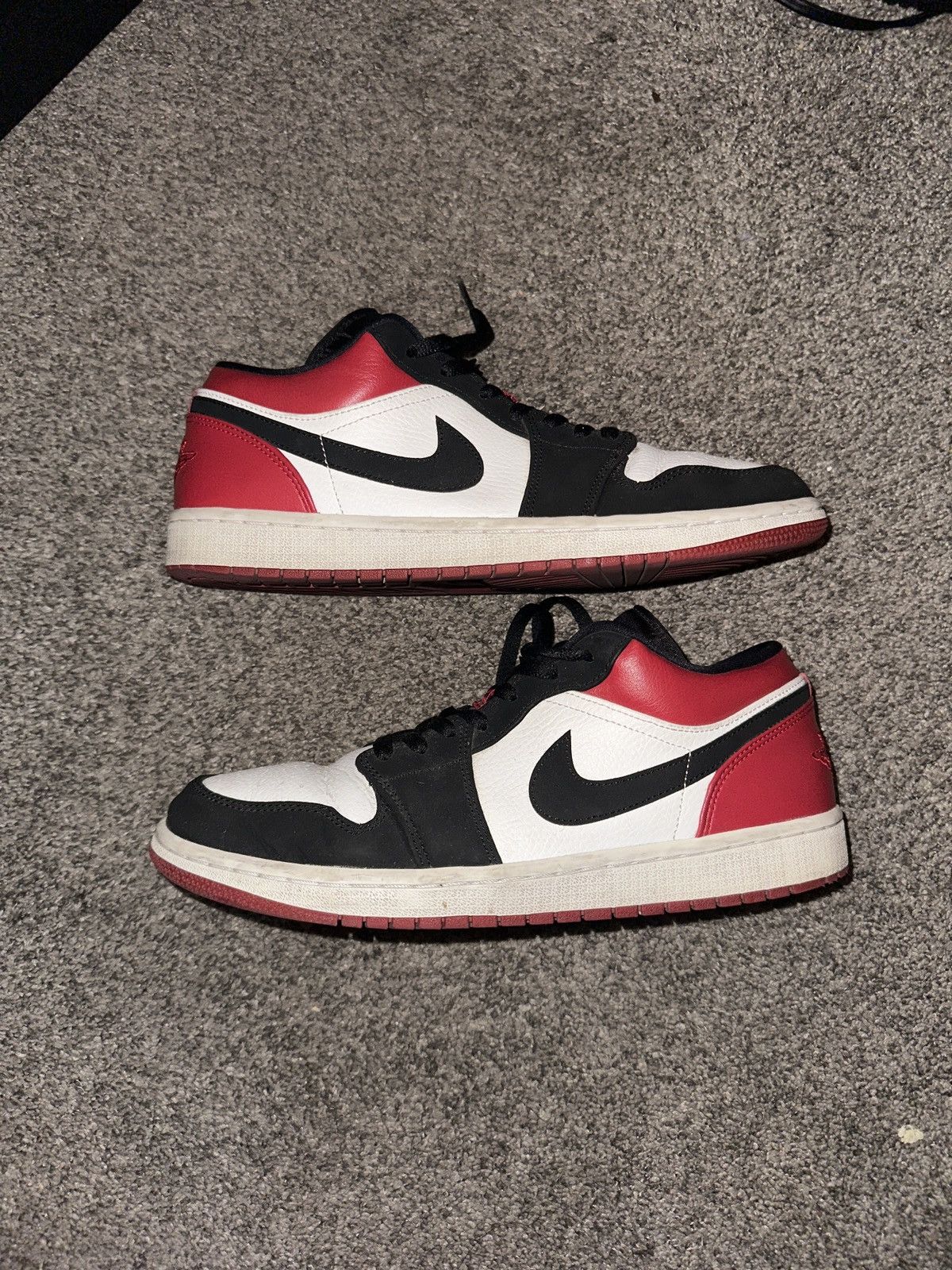 Jordan Brand Nike Air Jordan 1 Low Black Toe Red White (2019) Size US 10 / EU 43 - 4 Thumbnail