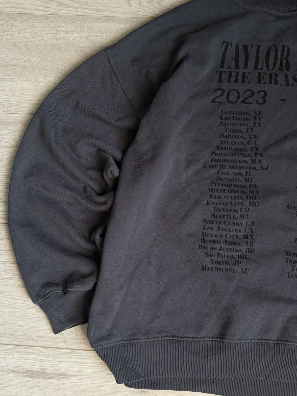 Rap Tees crewneck Taylor Swift The Earth Tour 2023-2024 sweatshirt Size US L / EU 52-54 / 3 - 4 Thumbnail