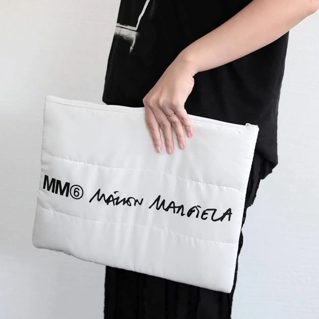 MM6 MM6 Maison Margiela puffy clutch bag Size ONE SIZE - 7 Thumbnail