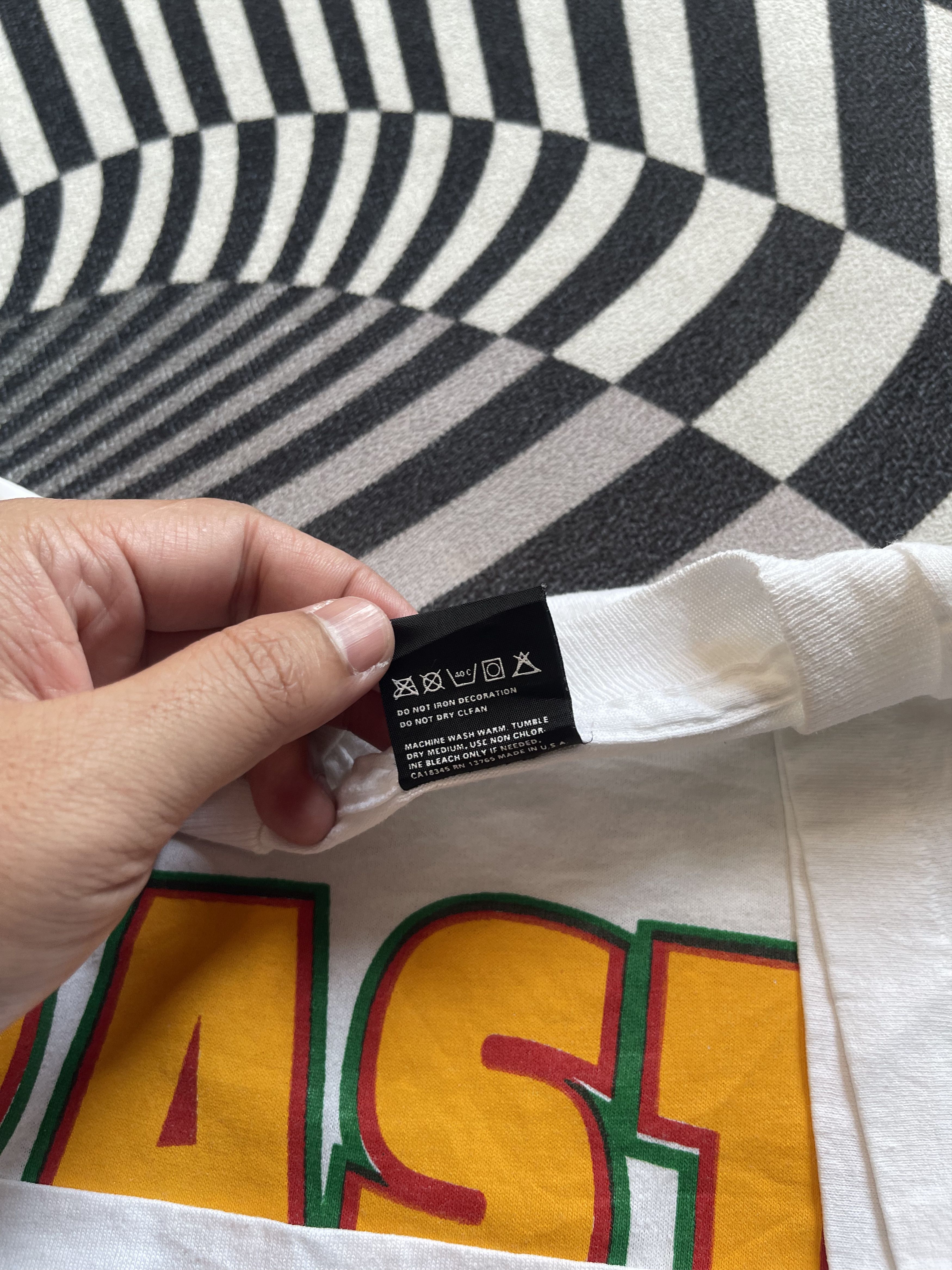 Vintage Vintage 90s Rasta University "High In Higher Learning" Tee Size US XL / EU 56 / 4 - 6 Thumbnail