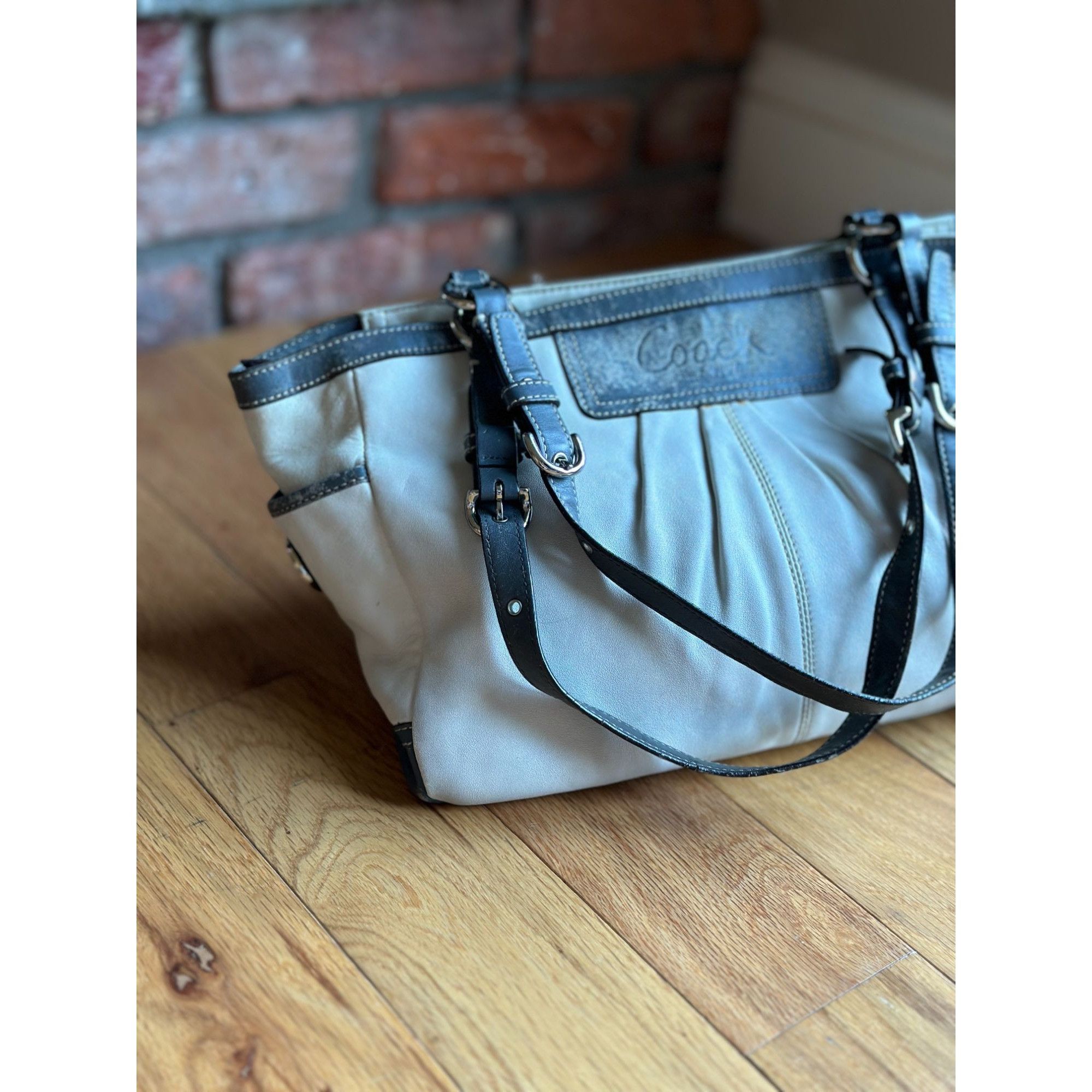 Coach COACH WHITE/ GREY LEATHER SOHO HOBO BAG HANDBAG, VINTAGE Size ONE SIZE - 2 Thumbnail