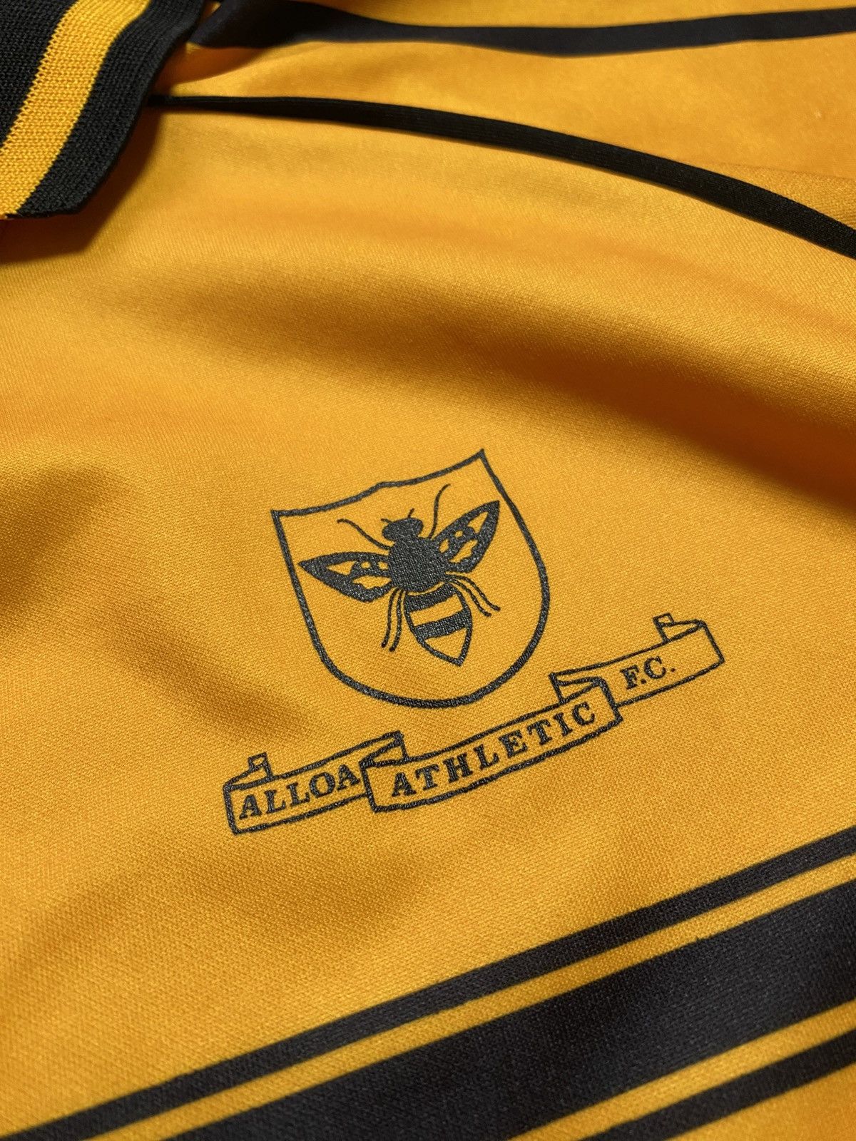 Vintage Vintage Alloa Athletic 2001/02 home soccer football jersey Size US XL / EU 56 / 4 - 15 Thumbnail