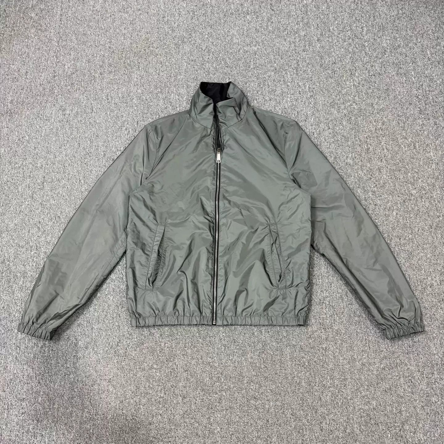 Prada Prada recycled nylon triangle 2-sided black/gray jacket 48 Size US M / EU 48-50 / 2 - 2 Thumbnail