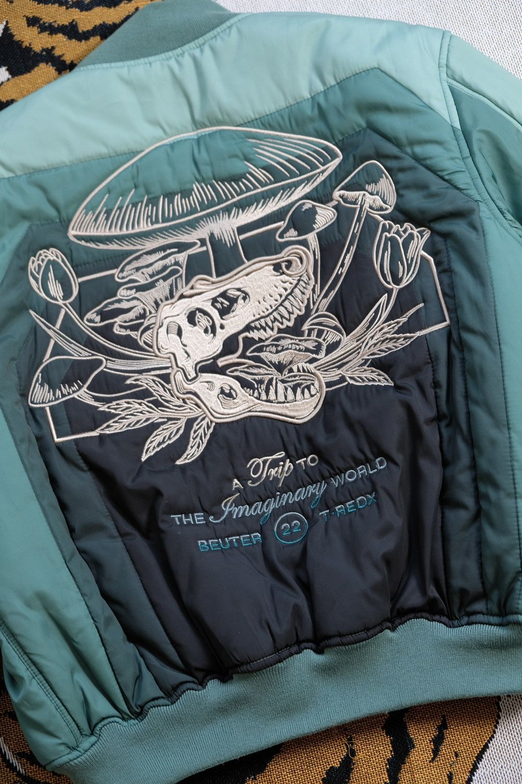 Designer T-REDX X BEUTER PSILOCYPE REVERSIBLE GREEN BOMBER JACKET Size US L / EU 52-54 / 3 - 4 Thumbnail