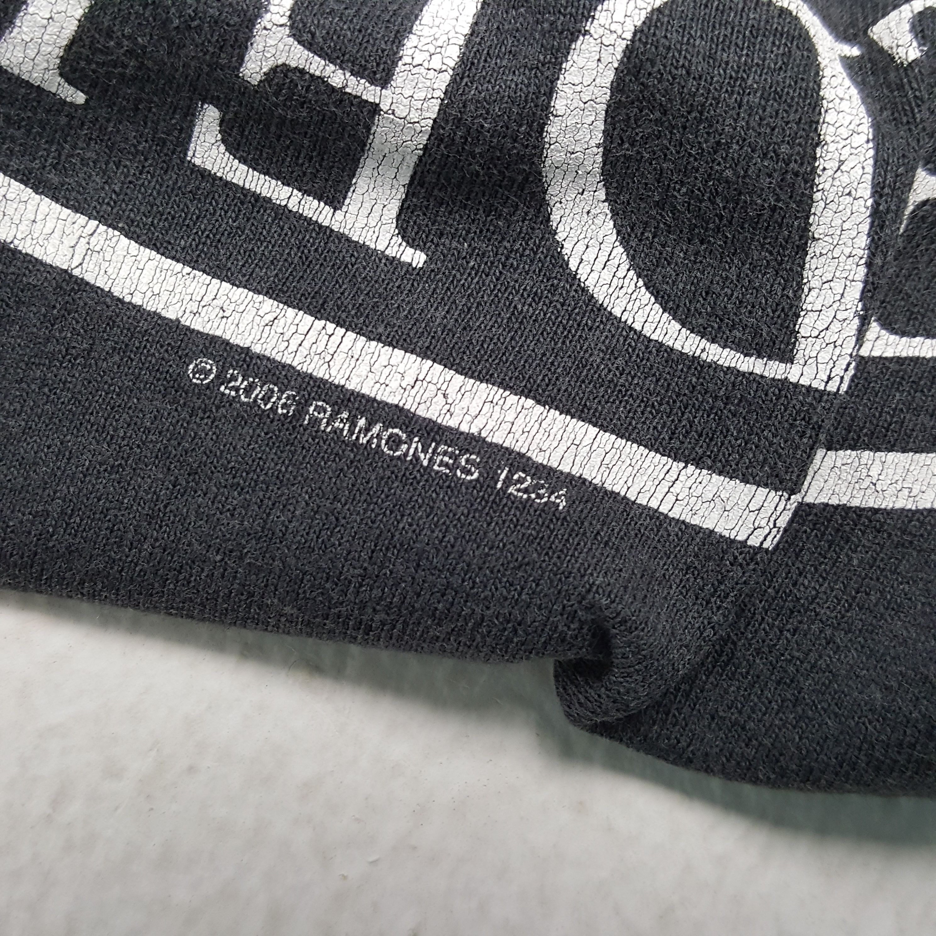 Band Tees × Vintage RAMONES Rock Band Music Vintage Tshirt Size US L / EU 52-54 / 3 - 5 Thumbnail