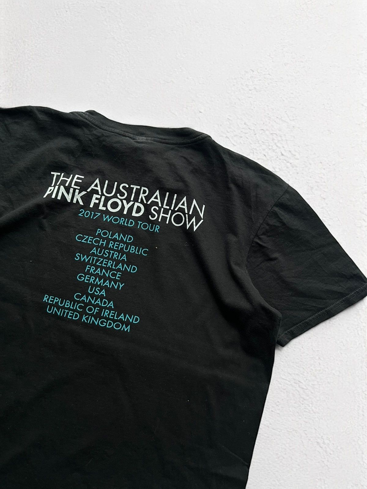 Pink Floyd × Vintage PINK FLOYD 2017 WORLD TOUR VINTAGE rock band y2k tee t shirt Size US M / EU 48-50 / 2 - 3 Thumbnail