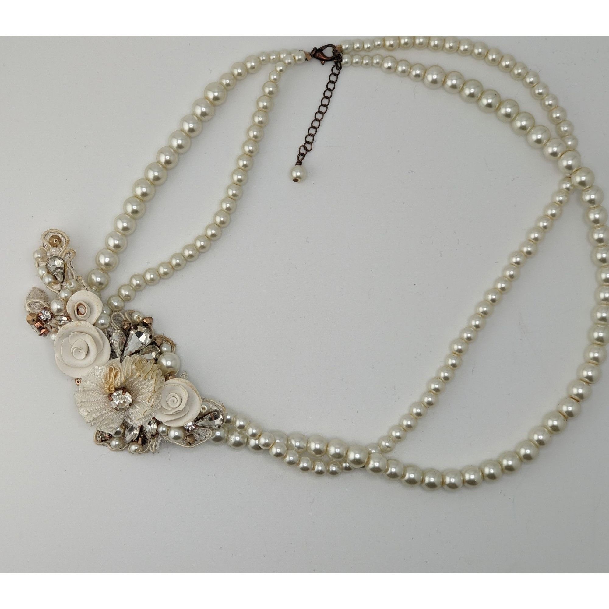 Handmade Vintage Handmade Faux Pearl Necklace With Floral Embellishme Size ONE SIZE - 5 Thumbnail