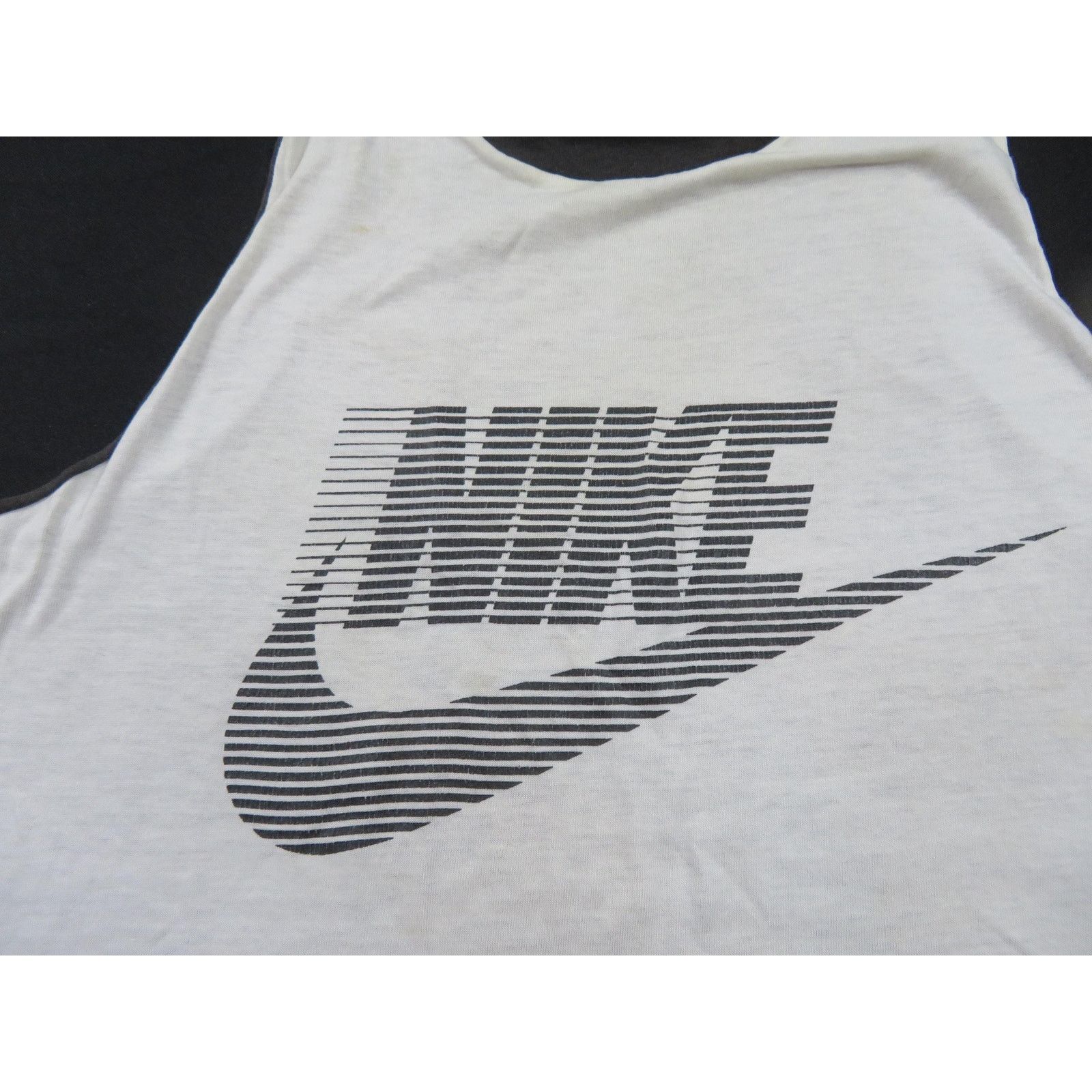 Nike Nike Reversible Tank Top Athletic Shirt Sz L 80s/90s Size US L / EU 52-54 / 3 - 7 Thumbnail
