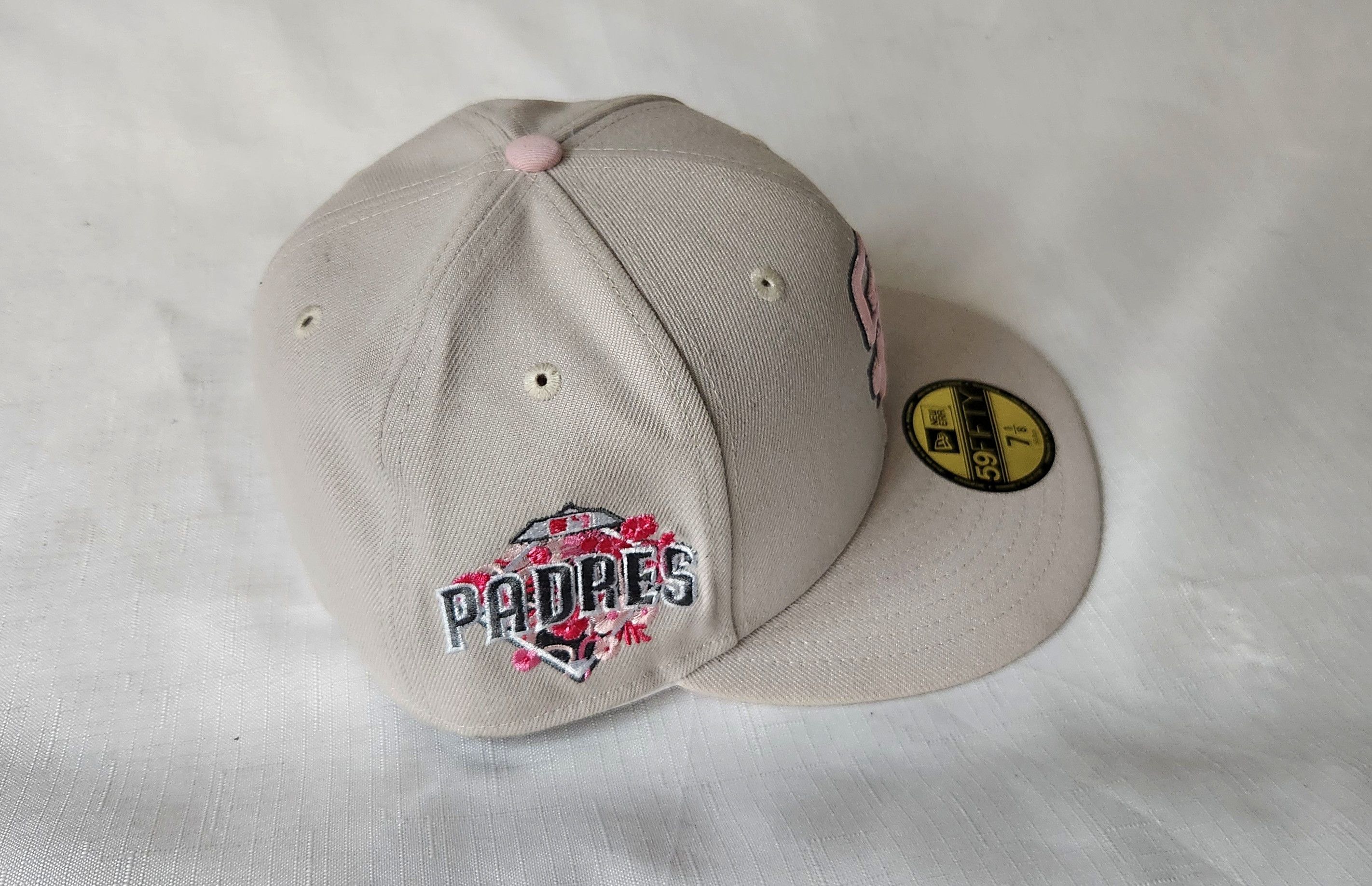 New Era New Era San Diego Padres Khaki Mother's Day On-Field 7 1/8 Size ONE SIZE - 6 Thumbnail