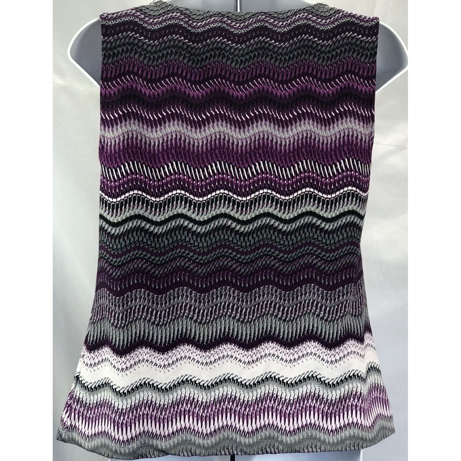 Vintage VINTAGE Tahari Blouse PS purple/gray Chevron cowl scoopneck Stretch Y2K Womens Size S / US 4 / IT 40 - 4 Thumbnail