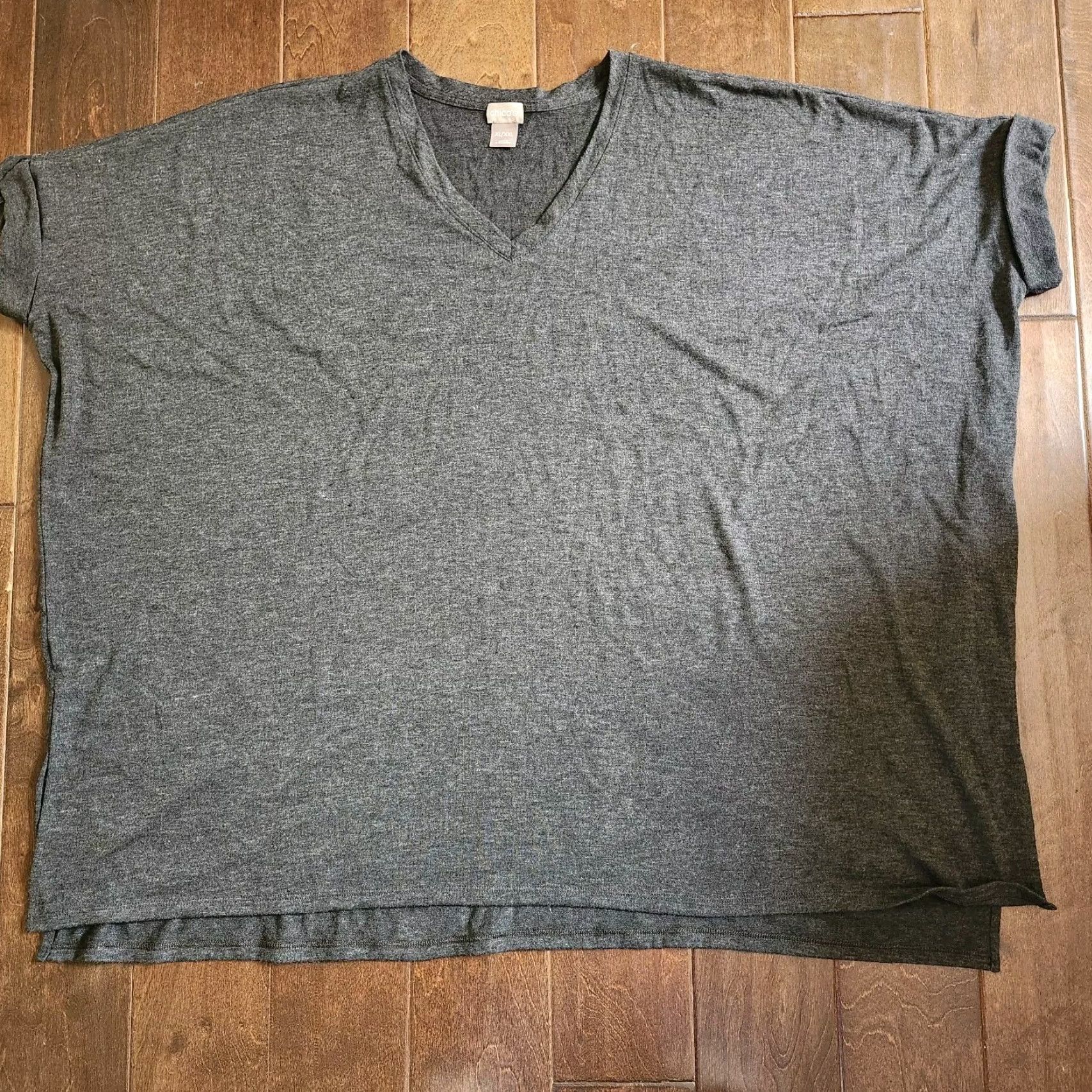 Vintage Chico's Women's Gray Heathered V-Neck Shirt - 2XL Plus Regular Short Sleeve Pullover T-Shirt, Gray, Polyester Rayon Spandex, Machine Washable Size XXL / US 16-18 / IT 52-54 - 2 Thumbnail
