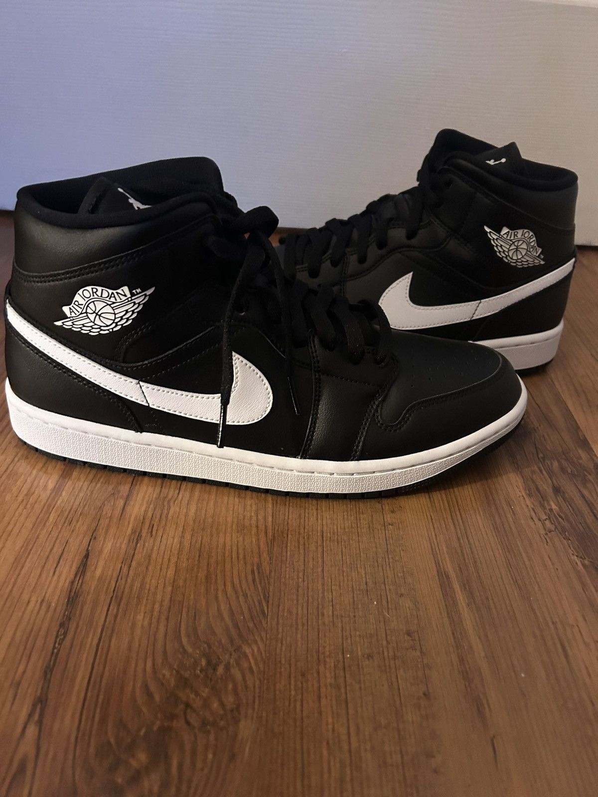 Jordan Brand Black and white Jordans Size US 11.5 / IT 41.5 - 2 Thumbnail