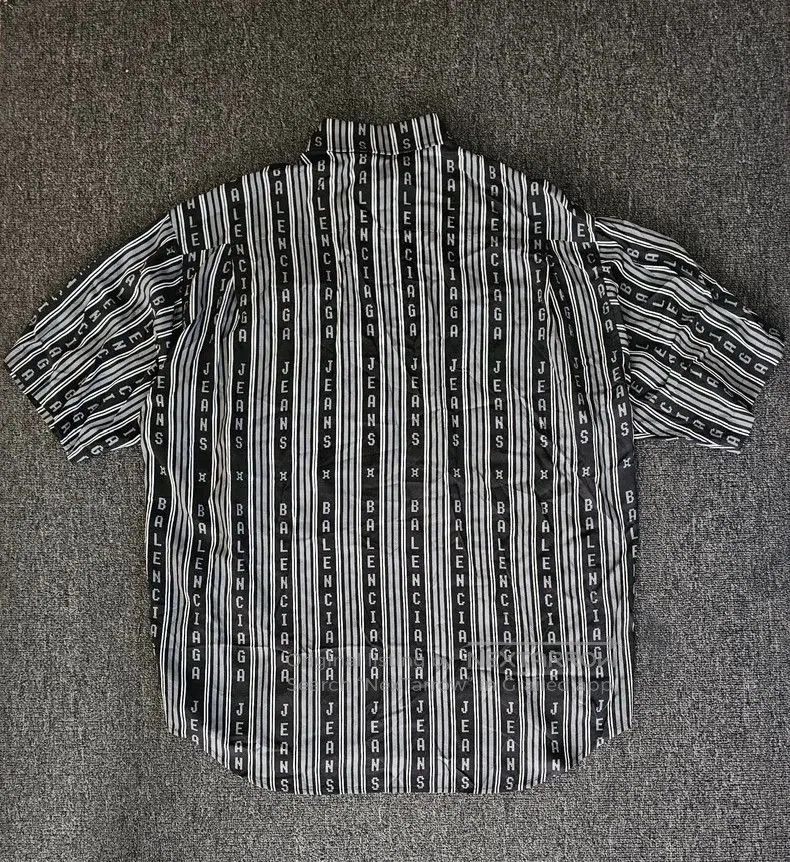 Balenciaga Balenciaga Oversize Short Sleeve Shirt. Size US M / EU 48-50 / 2 - 3 Thumbnail