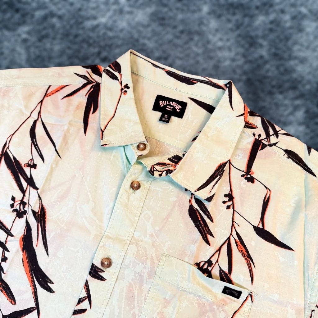 Billabong VINTAGE? No - (not vintage) Shirt Billabong Sundays SS Button Up Mens M Mint Green Floral Stretch NWT Size US M / EU 48-50 / 2 - 1 Thumbnail