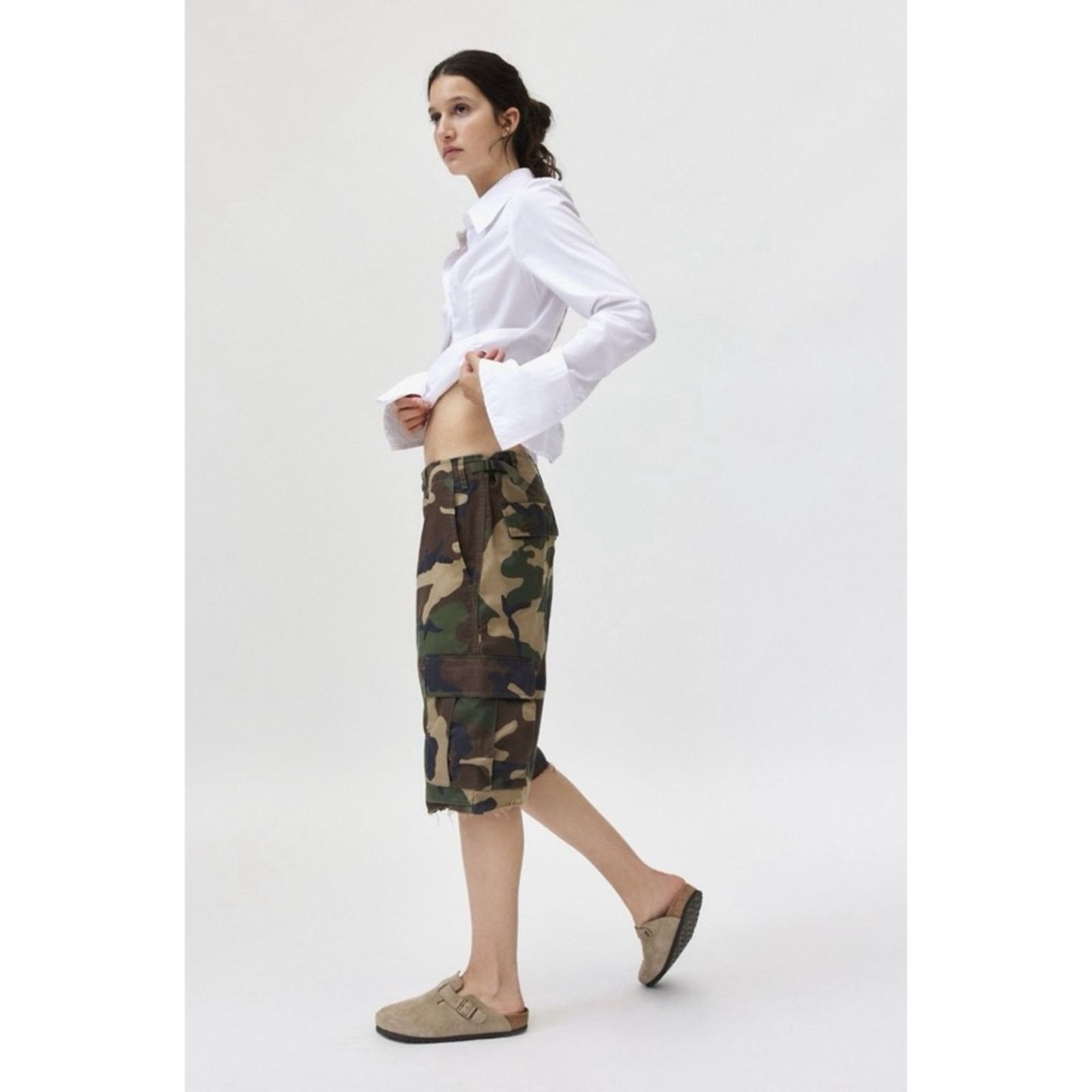 Urban Renewal Urban Outfitters Urban Renewal Remade Camo Cut-Off Short S Size 31" - 14 Thumbnail