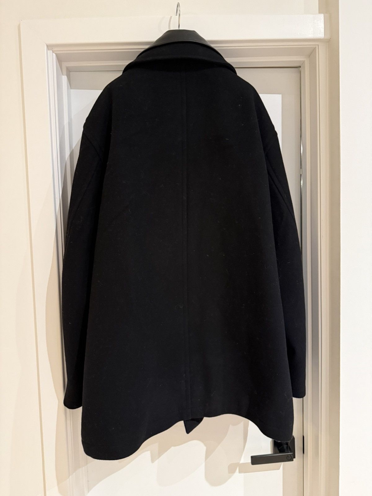 Balenciaga Balenciaga Detail Logo Heavy Wool Coat w/ Leather Collar Size US L / EU 52-54 / 3 - 2 Thumbnail