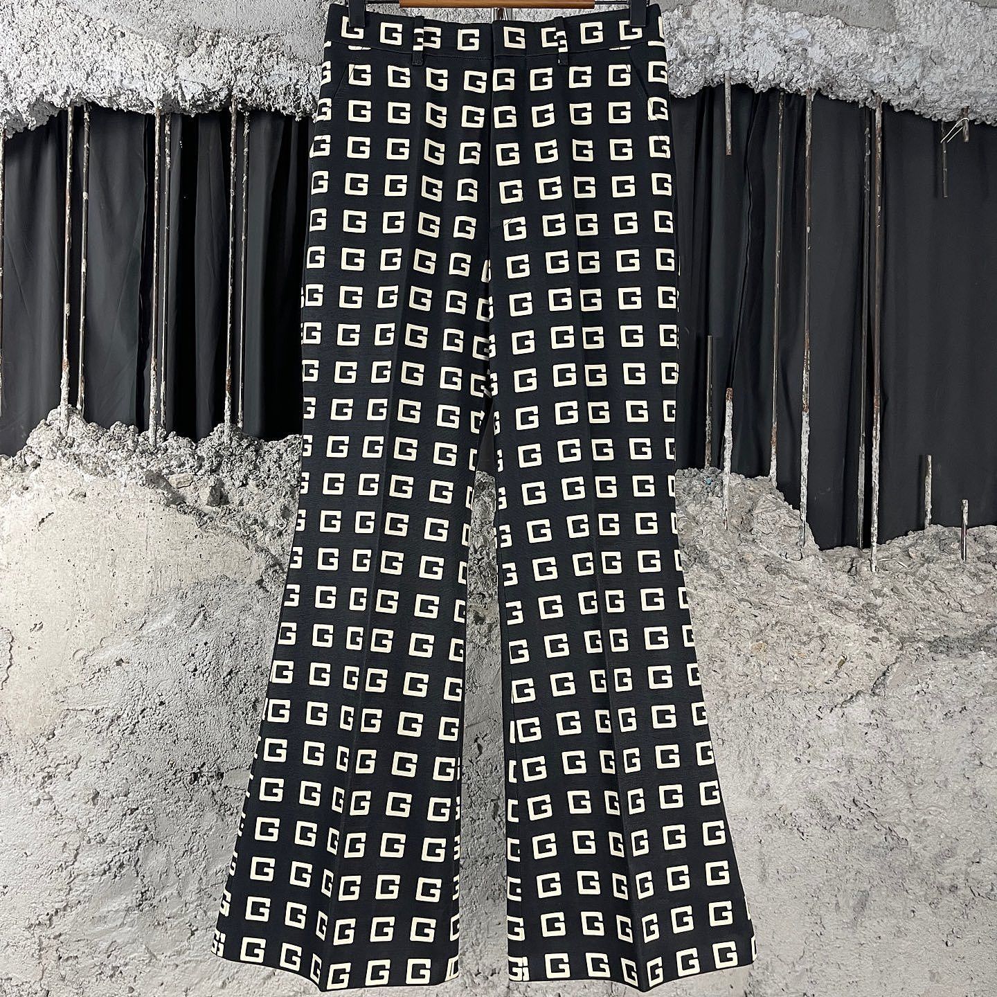 Gucci Gucci Monogram G Pattern Pants Size 38 Size 26" / US 2 / IT 38 - 1 Thumbnail