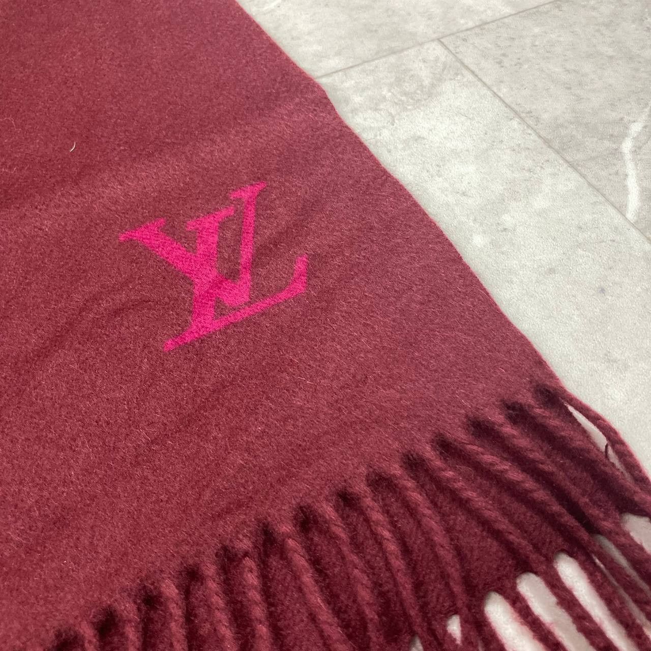 Louis Vuitton Vintage Louis Vuitton LV Cashmere Scarf Size ONE SIZE - 3 Thumbnail