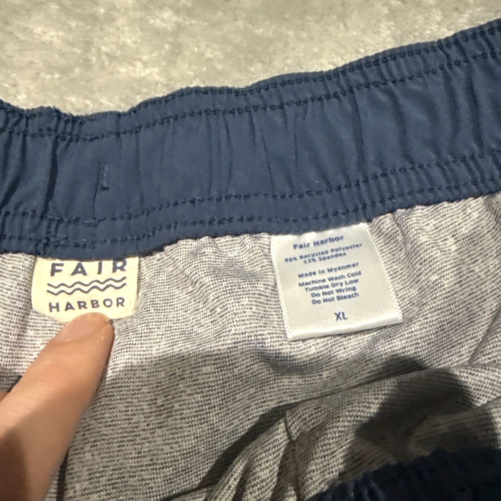 Vintage Fair Harbor Bottoms Mens XL Blue Geometric Drawstring Lined Board Shorts Quick Dry Back Pocket Size US 36 / EU 52 - 2 Thumbnail