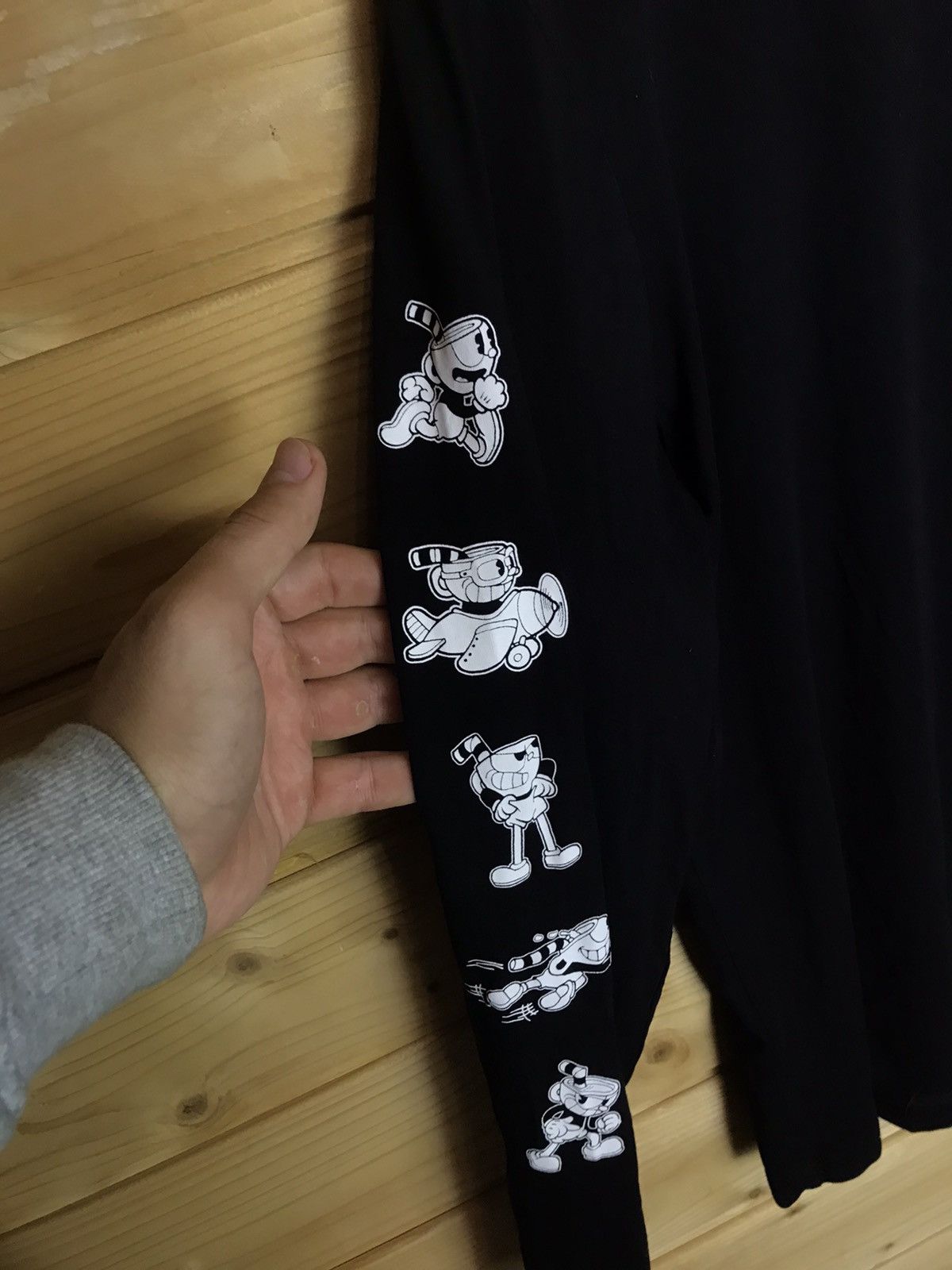 The Game Vintage Cuphead long sleeve shirt Size US L / EU 52-54 / 3 - 5 Thumbnail