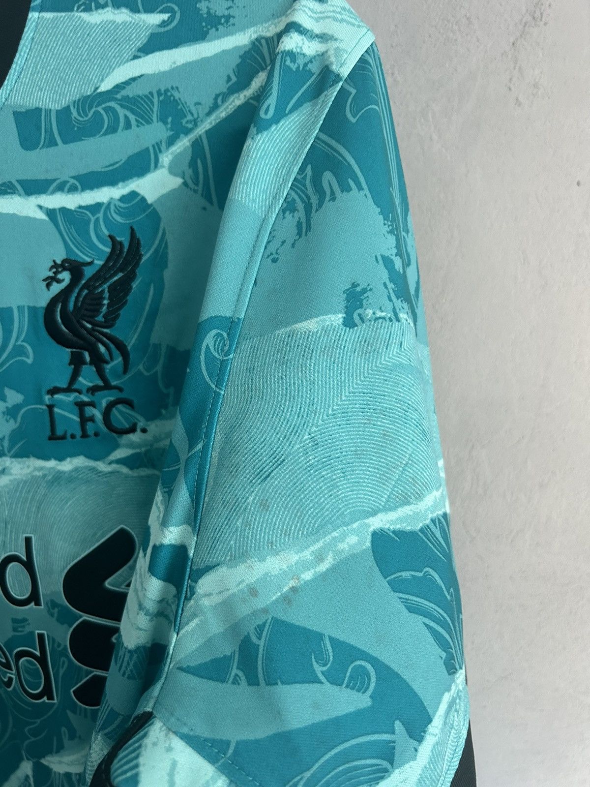 Nike Nike Liverpool 2020/21 Away jersey Size US L / EU 52-54 / 3 - 4 Thumbnail