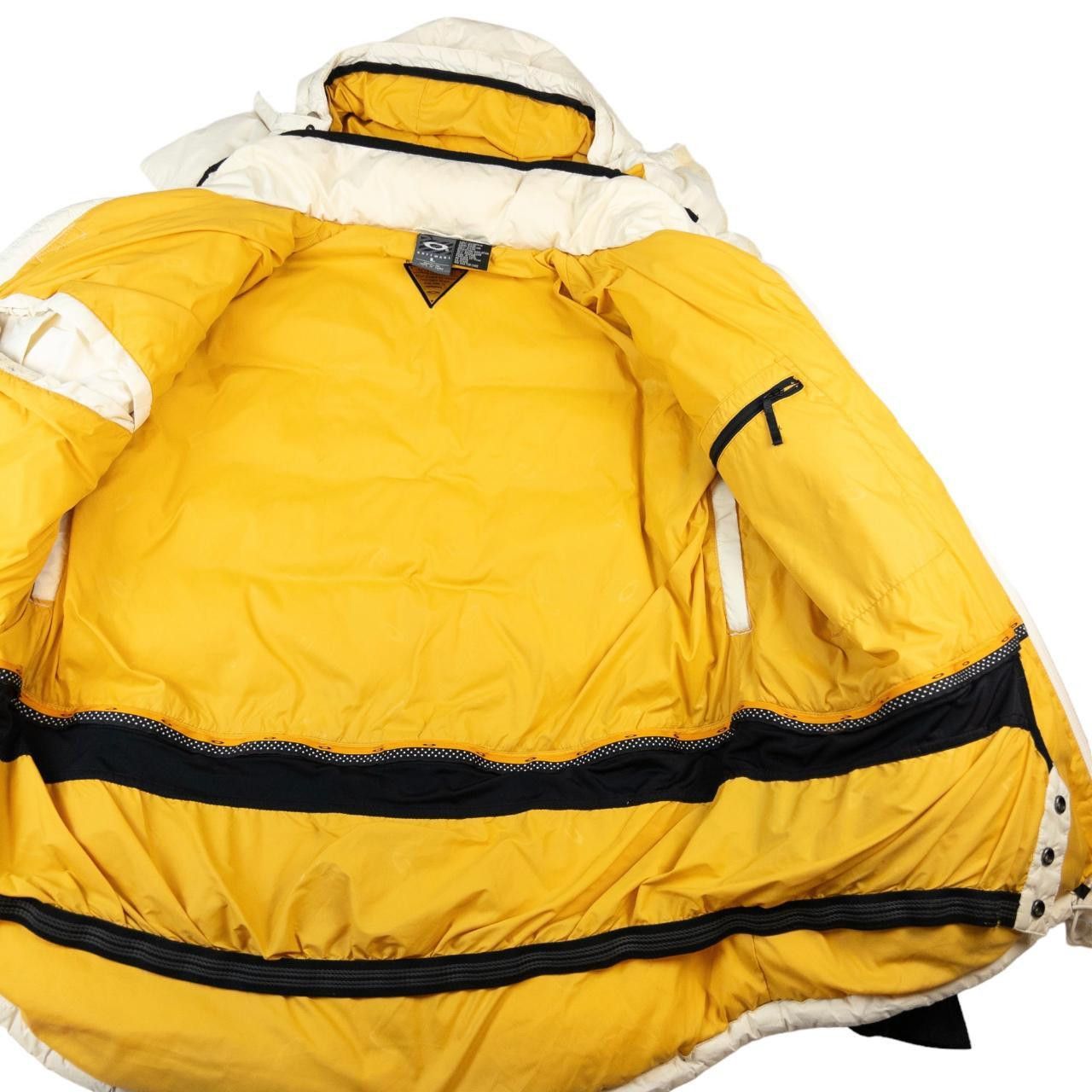 Oakley Vintage Oakley Zip Up Puffer Snowboarding Jacket Size L Size US L / EU 52-54 / 3 - 4 Thumbnail