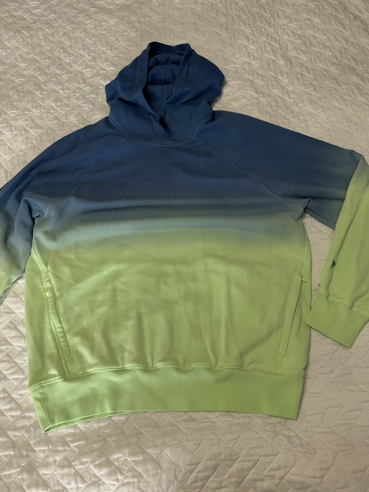 Fabletics Fabletics hoodie size large Size US L / EU 52-54 / 3 - 1 Thumbnail