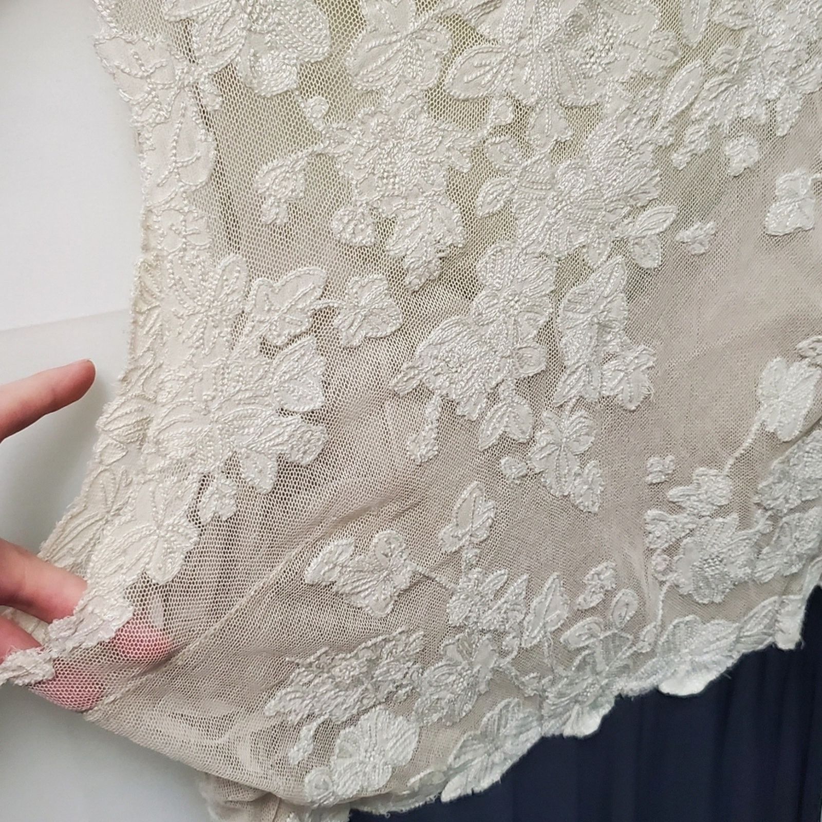 Other Catherine Deane Off-White Lace Top Navy Bottom Trixie Gown Size M / US 6-8 / IT 42-44 - 15 Thumbnail