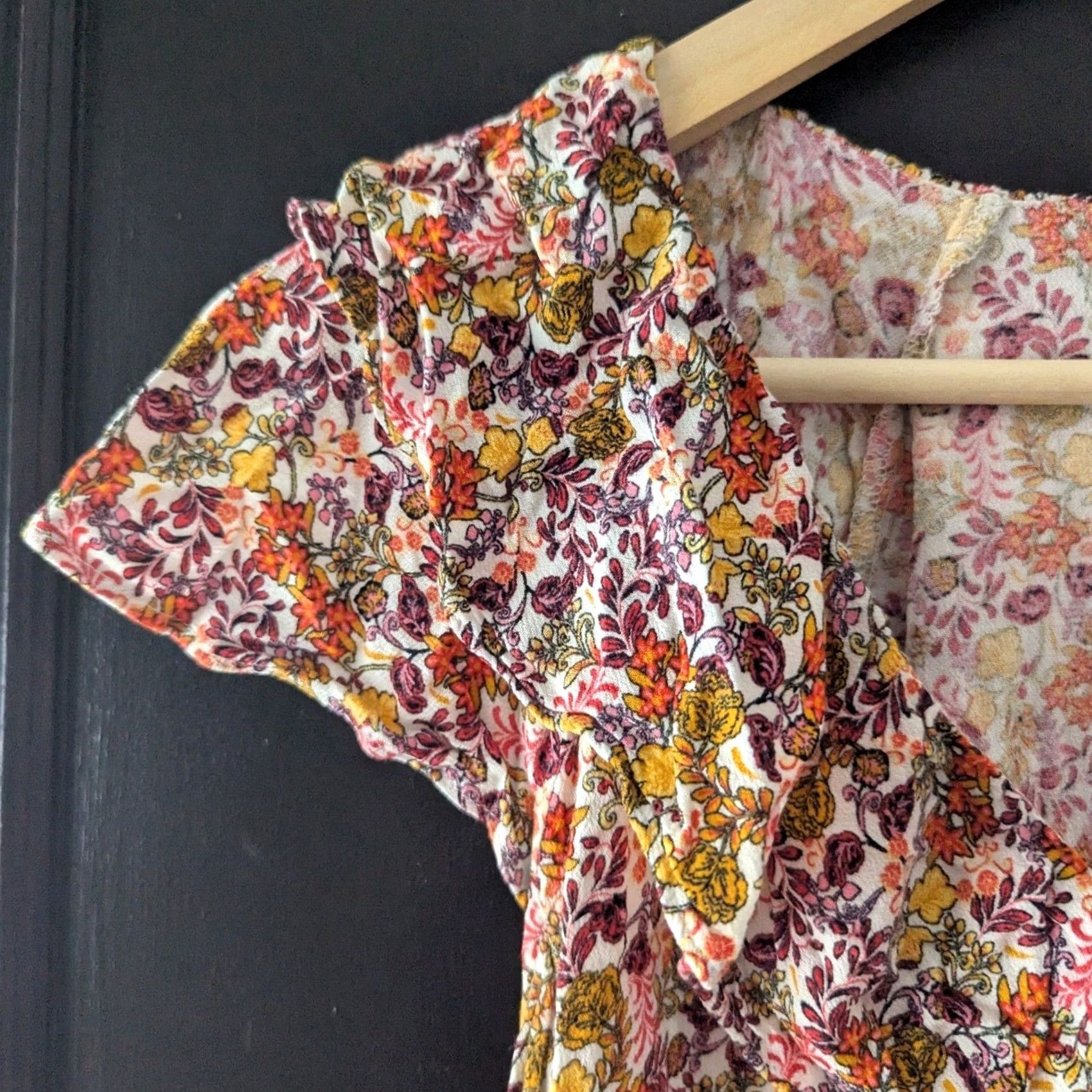 Old Navy Old Navy Floral Ruffle Peplum Blouse Smocked Waist Flutter Sleeve Multicolor M Shirt Women Adult M Multicolor Floral Blouse Spring Summer Size M / US 6-8 / IT 42-44 - 3 Thumbnail