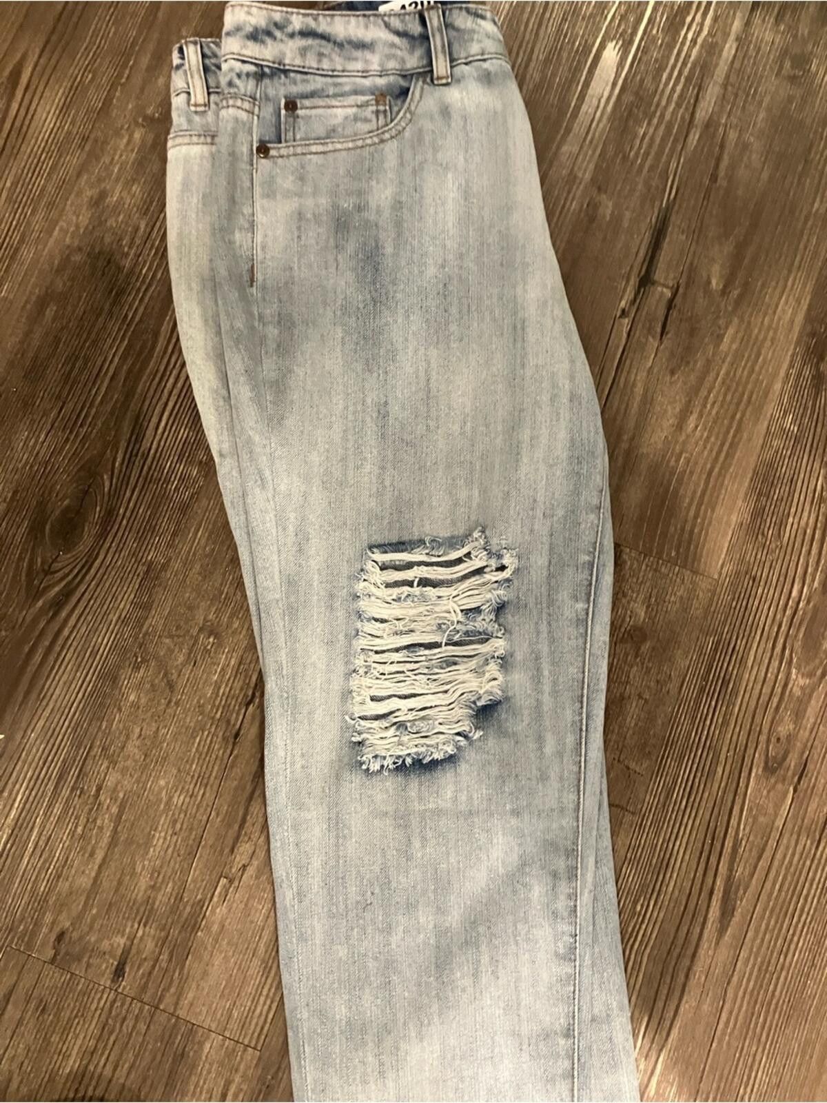 Shein NIB Light Blue Distressed Skinny Jeans Size 42" / US 20 - 6 Thumbnail