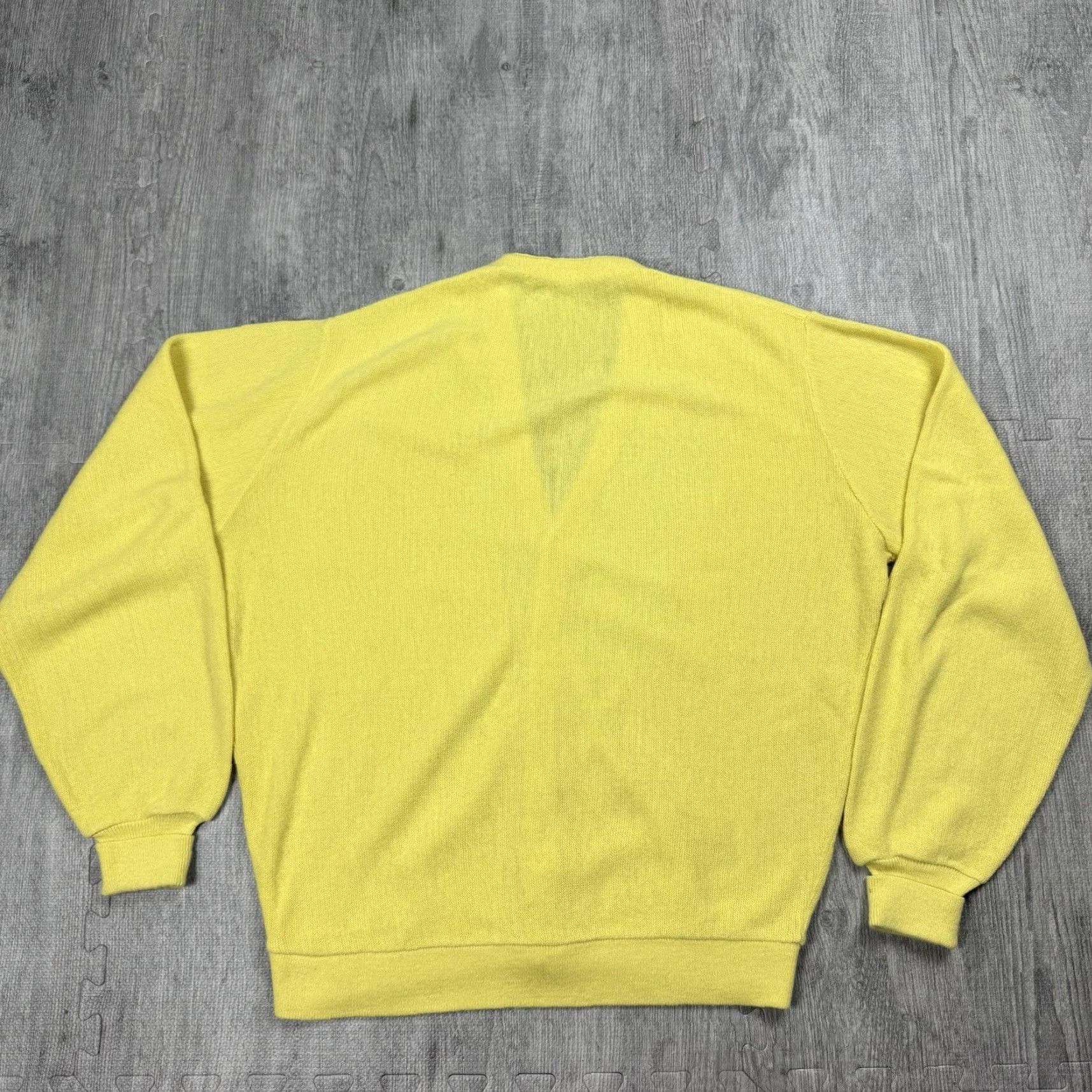 Vintage VINTAGE TRUE VINTAGE 70s YELLOW KNIT CARDIGAN WOOL BLEND PREPPY GRANDPA BUTTON MENS L Size US L / EU 52-54 / 3 - 4 Thumbnail