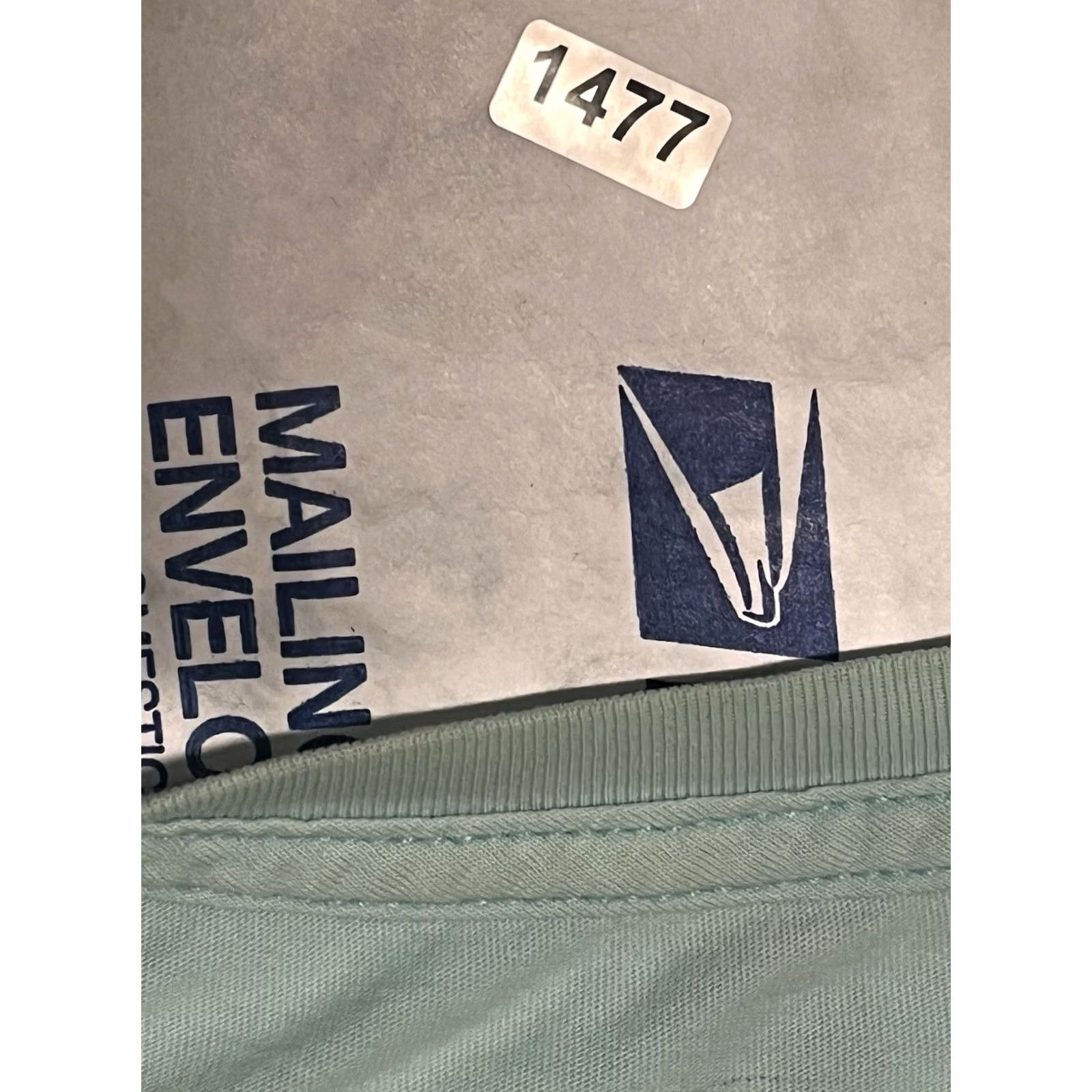 Quiksilver Quiksilver T-Shirt Men's XL Light Green Regular Graphic Tee Ocean Hawaiian Classic Breathable Lightweight Short Sleeve Crew Neck Button Pocket Cotton Size US XL / EU 56 / 4 - 8 Thumbnail