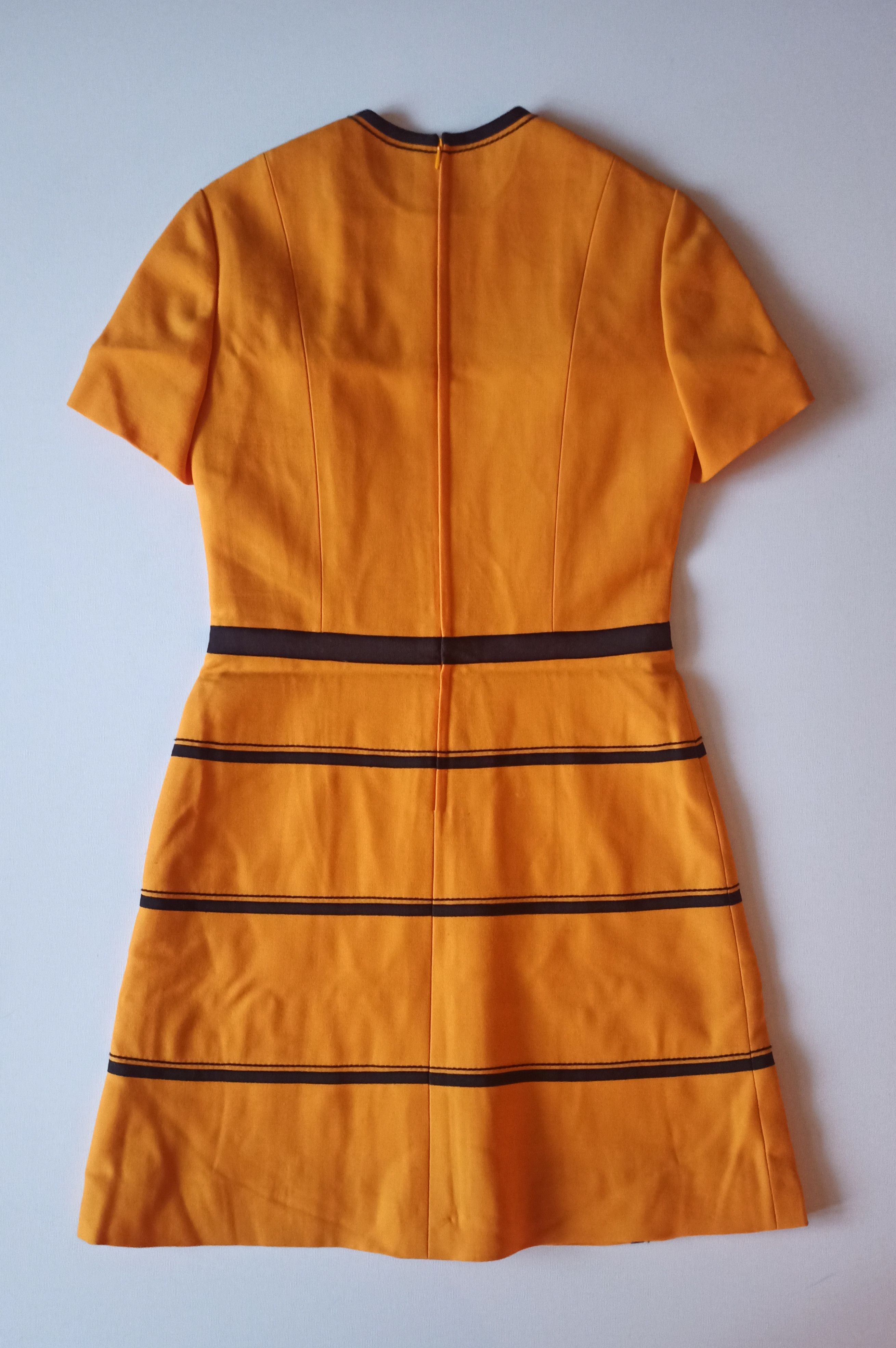 Vintage Evelyne model Paris vintage wool dress, size XS/S Size XS / US 0-2 / IT 36-38 - 2 Thumbnail