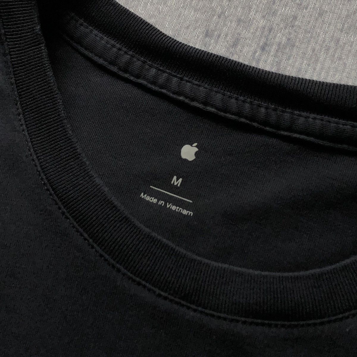 Apple × Vintage Vintage Y2K Apple Crazy One T-shirt Size US M / EU 48-50 / 2 - 4 Thumbnail