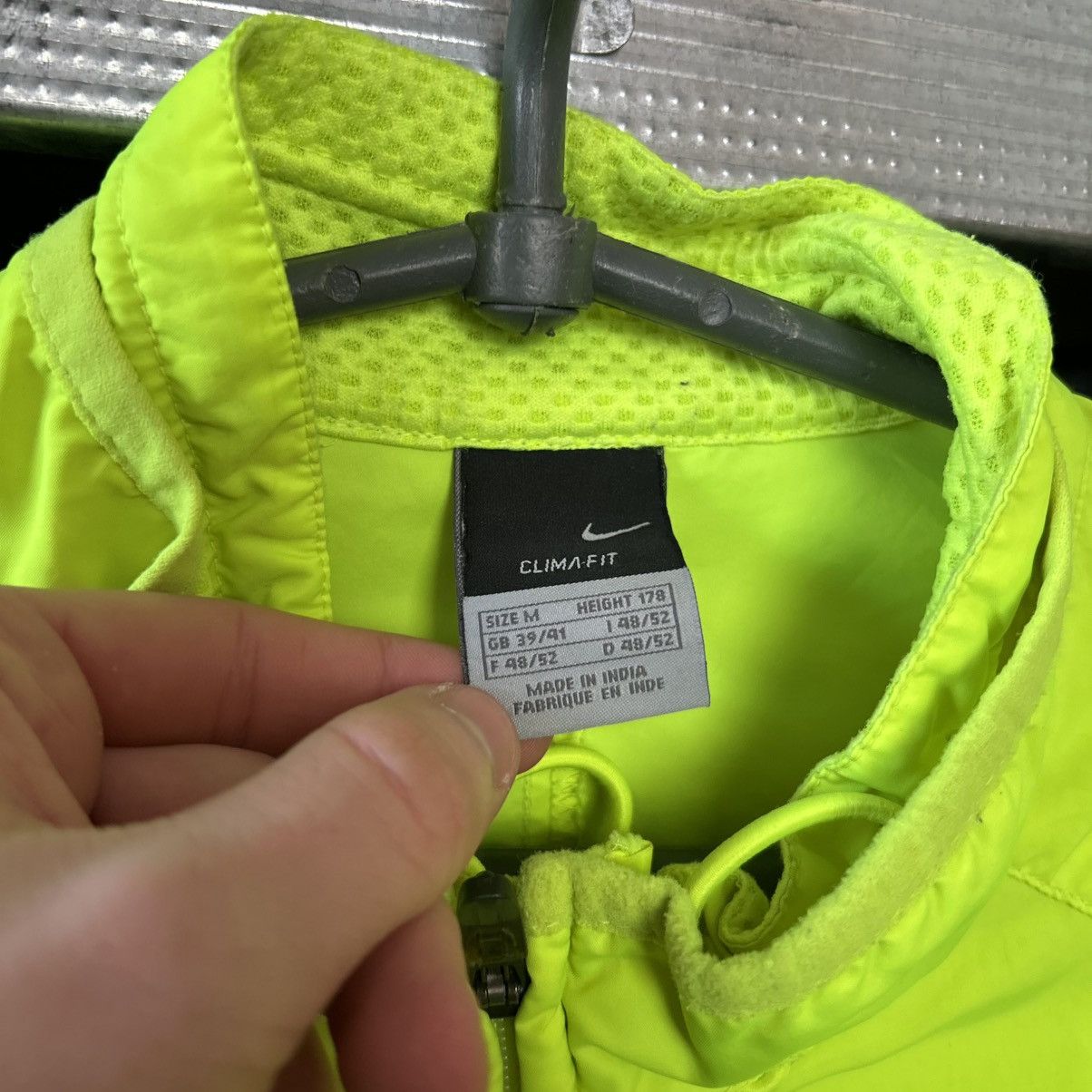 Nike Vintage Nike Dri Fit Sportswear nylon streetwear jacket Size US M / EU 48-50 / 2 - 6 Thumbnail