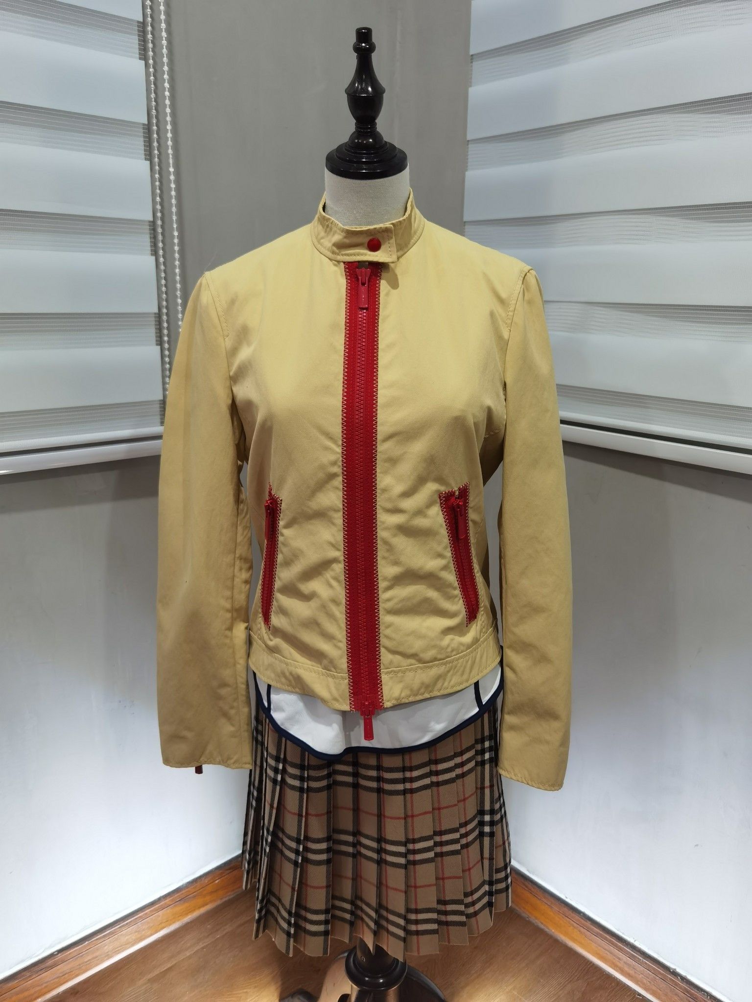 Moschino MOSCHINO CHEAP AND CHIC XS 7082 Size XS / US 0-2 / IT 36-38 - 1 Thumbnail