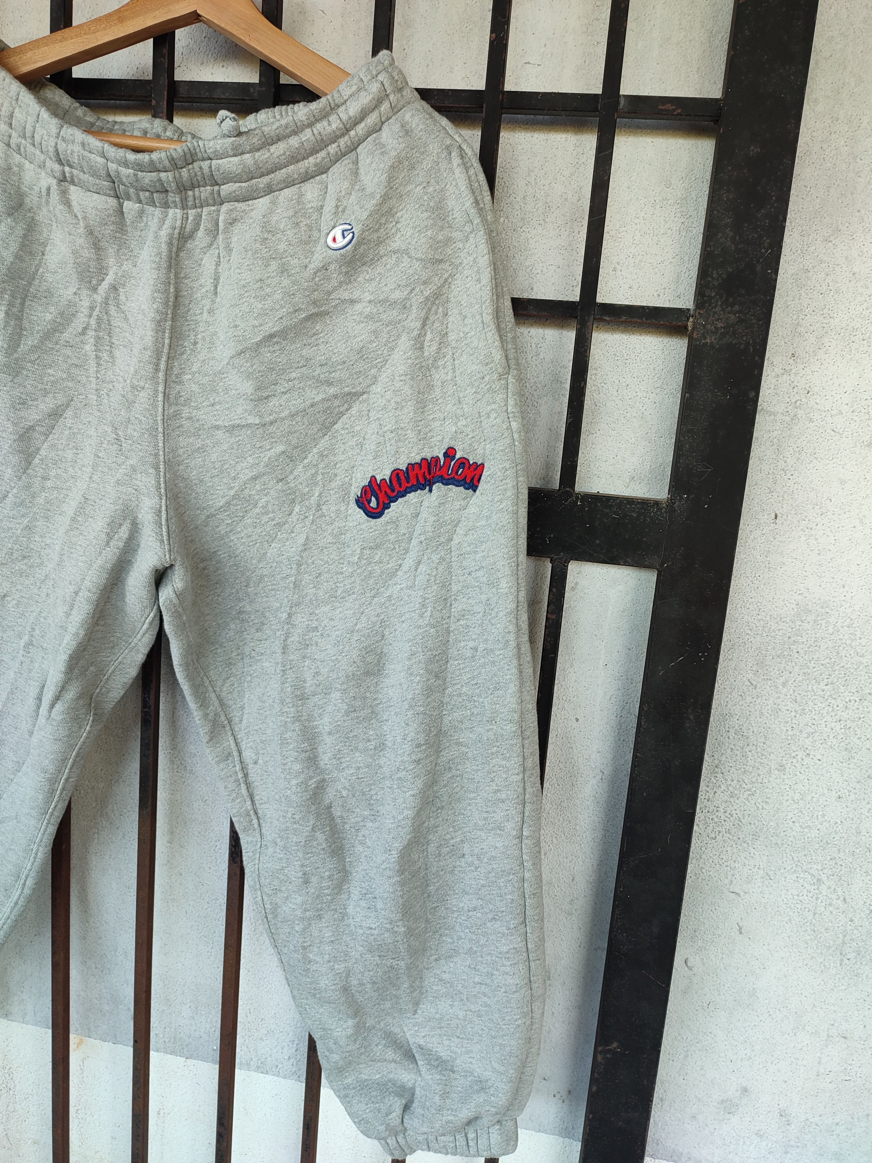 Champion VINTAGE CHAMPION SPELL OUT JOGGERS PANTS Size US 33 - 7 Thumbnail
