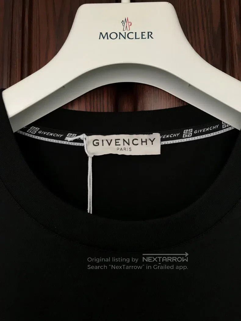 Givenchy Givenchy SizeXXXL Letter Short Sleeve Size US M / EU 48-50 / 2 - 3 Thumbnail