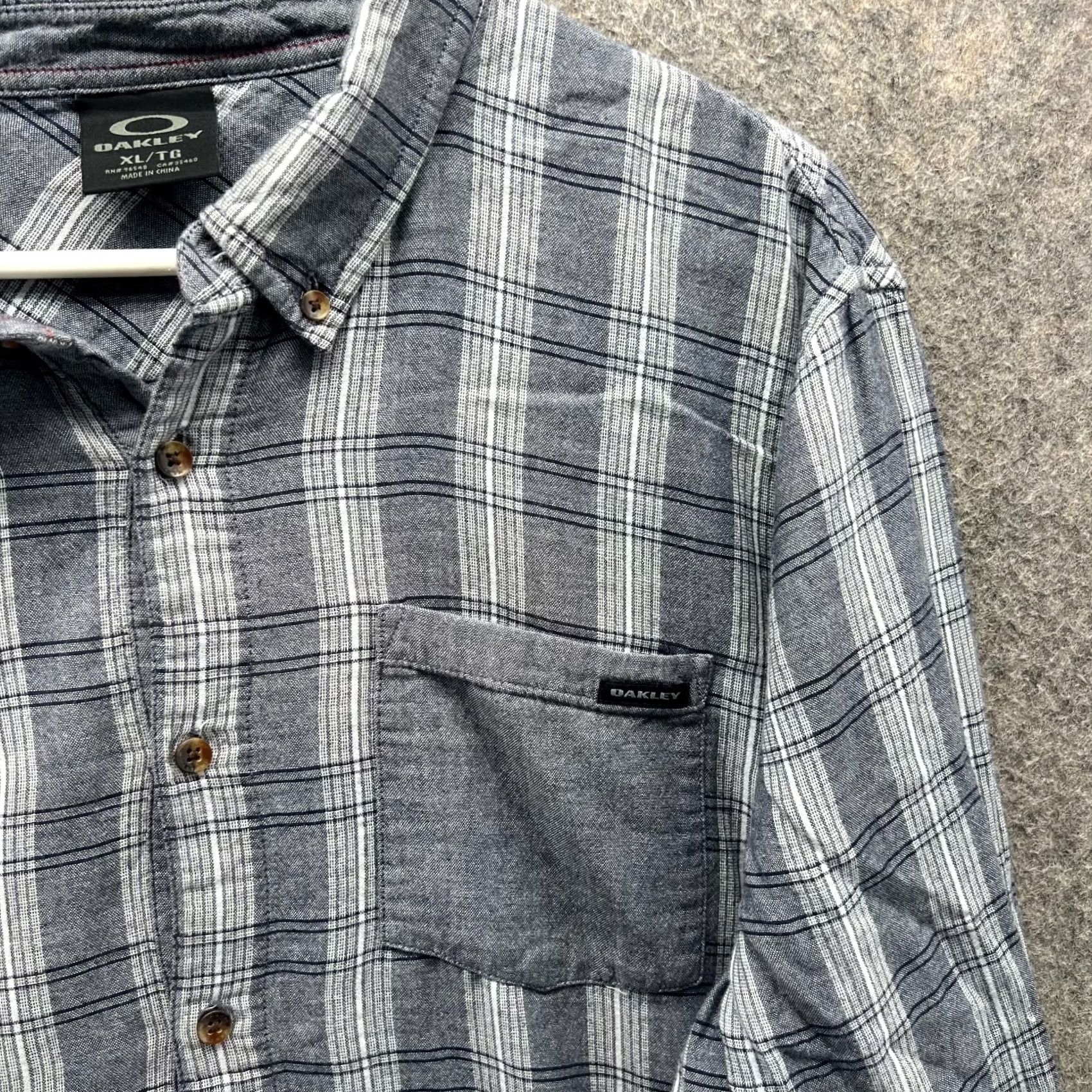 Oakley Oakley Shirt Men XL Gray Plaid Button-Up Casual Lightweight Cotton Long Sleeve Size US XL / EU 56 / 4 - 3 Thumbnail