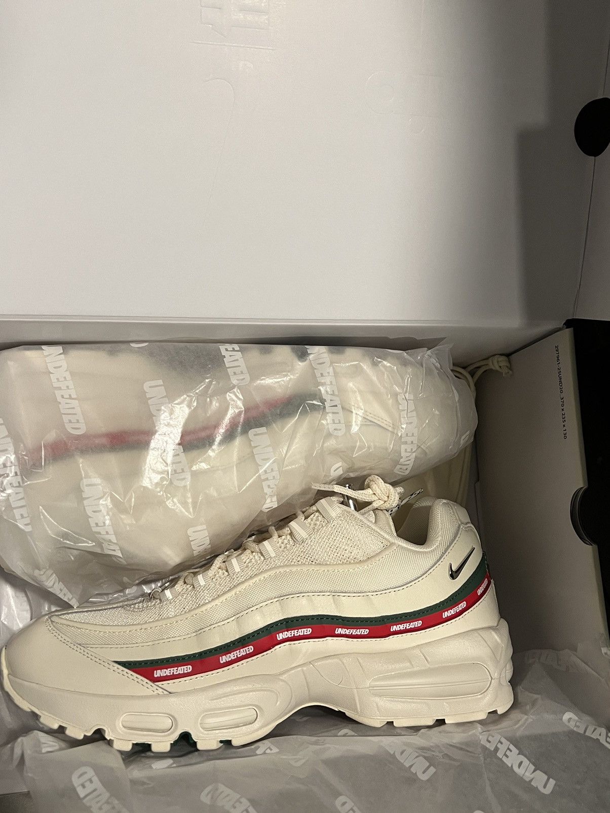 Undefeated Nike Air max 95 SP - SAIL/ METALLICSILVER