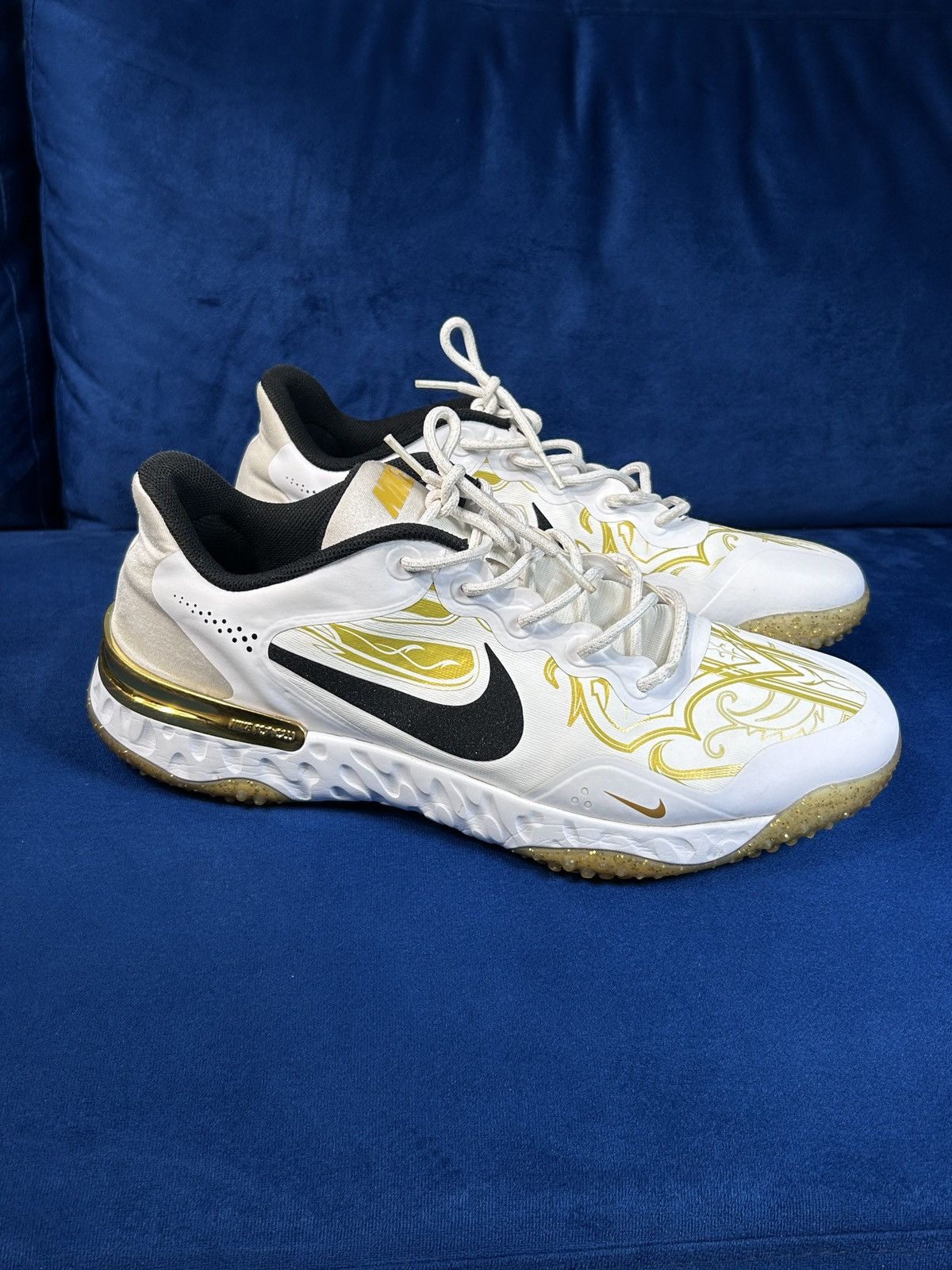 Nike Nike Alpha Huarache Elite 3 Turf Premium US 13 Size US 13 / EU 46 - 1 Thumbnail