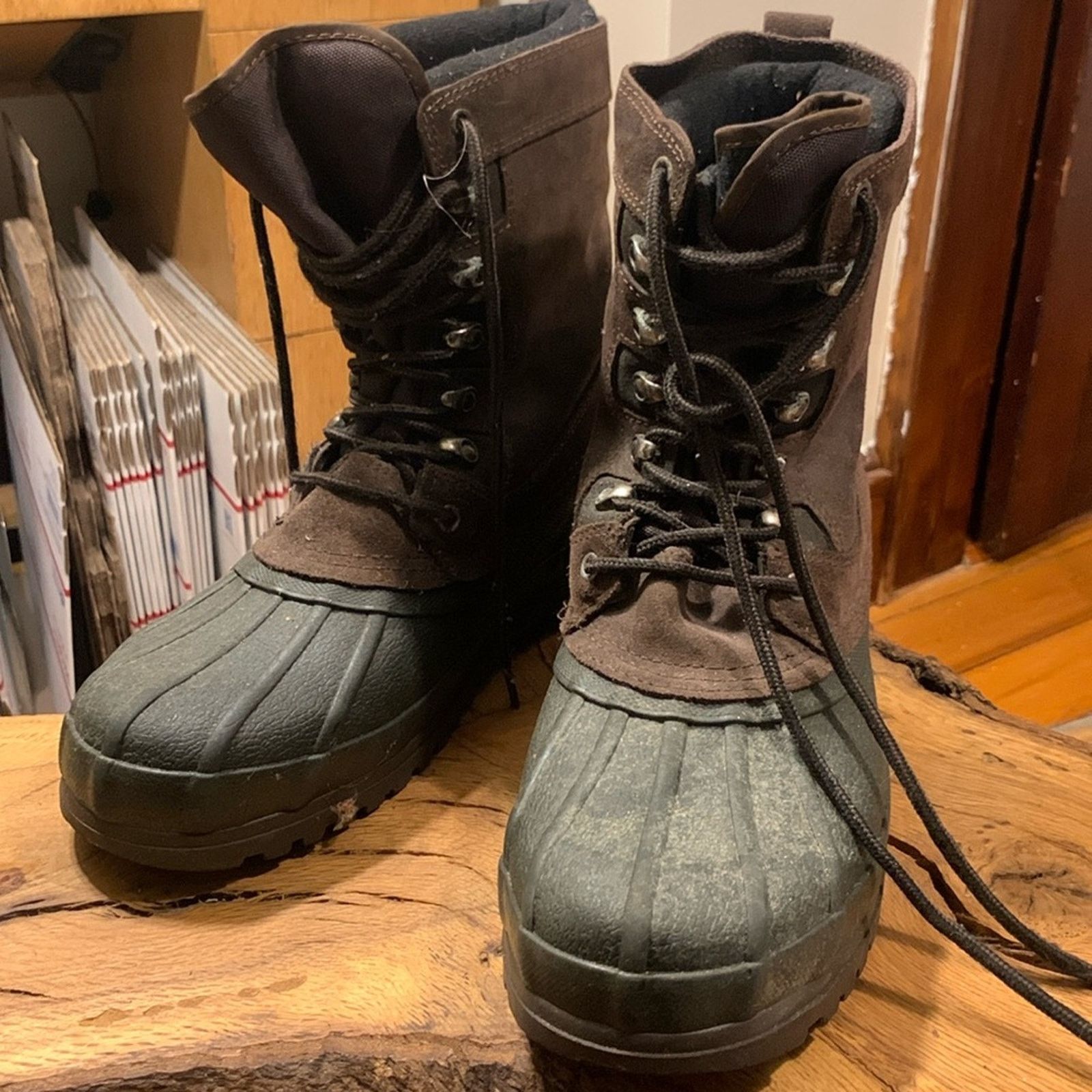 Vintage Donner Mountain steel shank 10” insulated work outdoor boots Size US 9 / EU 42 - 2 Thumbnail