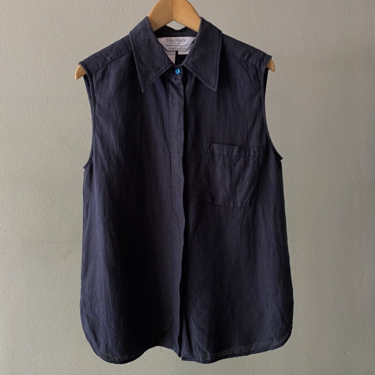 Max Mara MAX MARA Black Sleeveless Button-Up Shirt Size M / US 6-8 / IT 42-44 - 1 Thumbnail