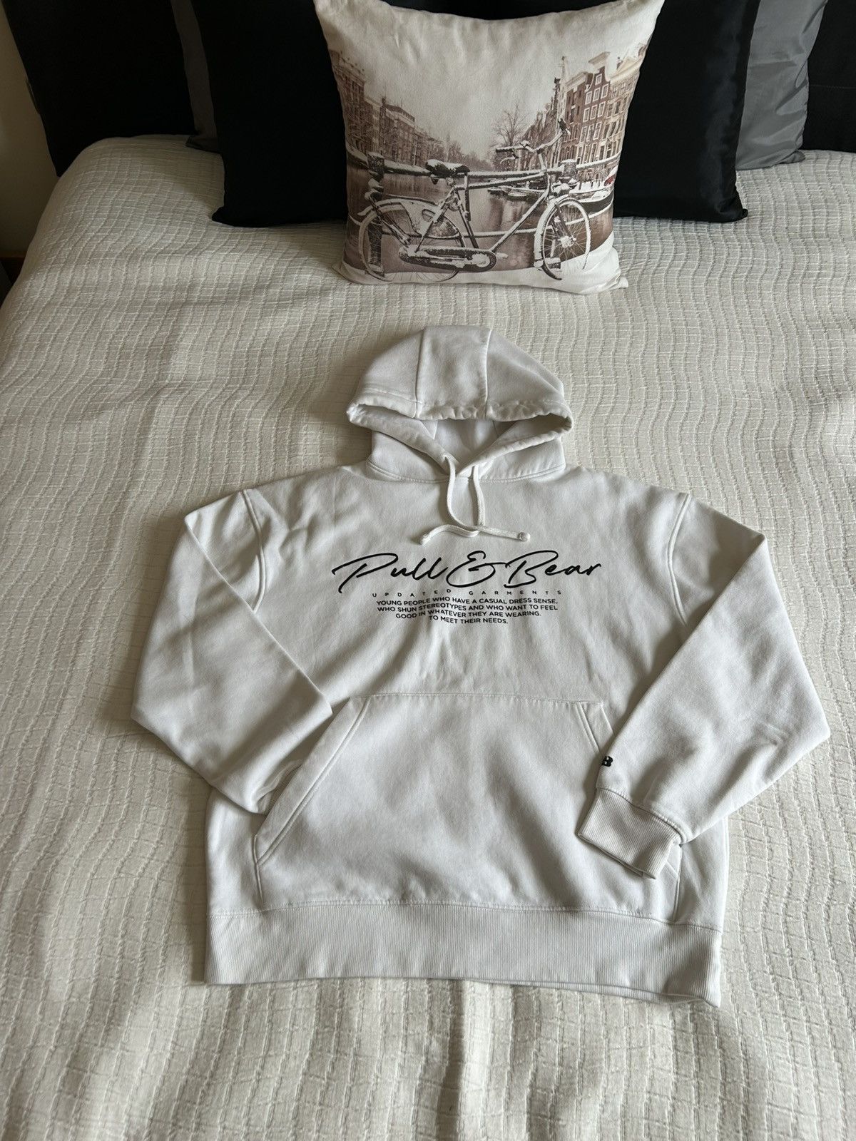 Pull & Bear Pull & Bear "Updated Garments" Essential White Hoodie Size US M / EU 48-50 / 2 - 1 Thumbnail