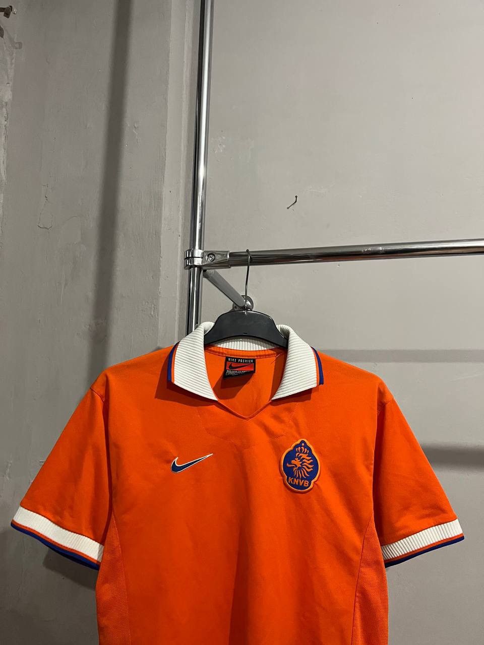 Nike 1997/98 NETHERLANDS(HOLLAND) HOME SOCCER JERSEY SHIRT NIKE M Size US M / EU 48-50 / 2 - 4 Thumbnail