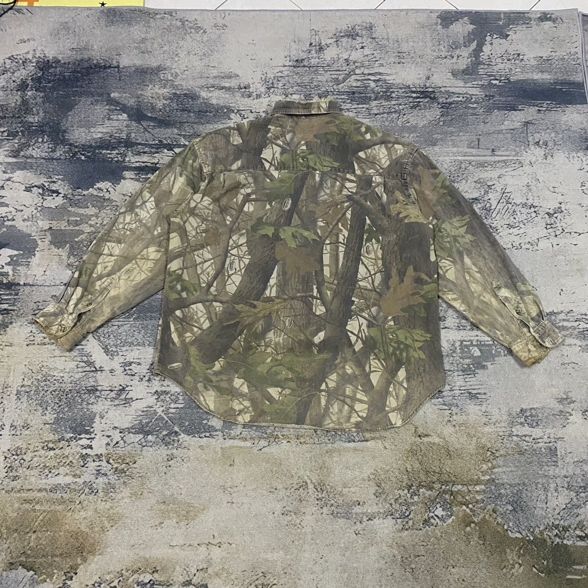 Japanese Brand × Realtree × Vintage Vintage Realtree Hardwoods by Duxbak Thrasher Button Up Size US XL / EU 56 / 4 - 12 Thumbnail